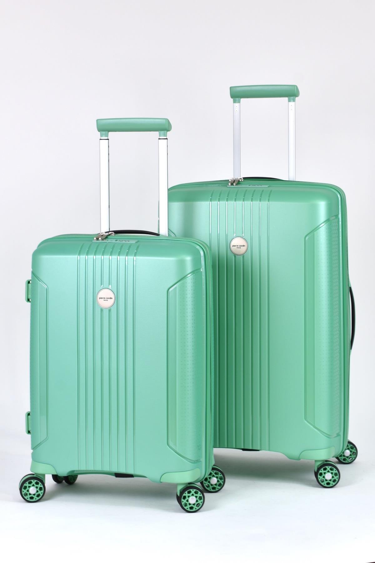{Pierre Cardin}