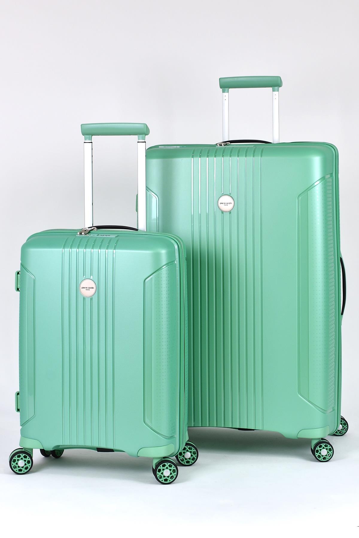 {Pierre Cardin}