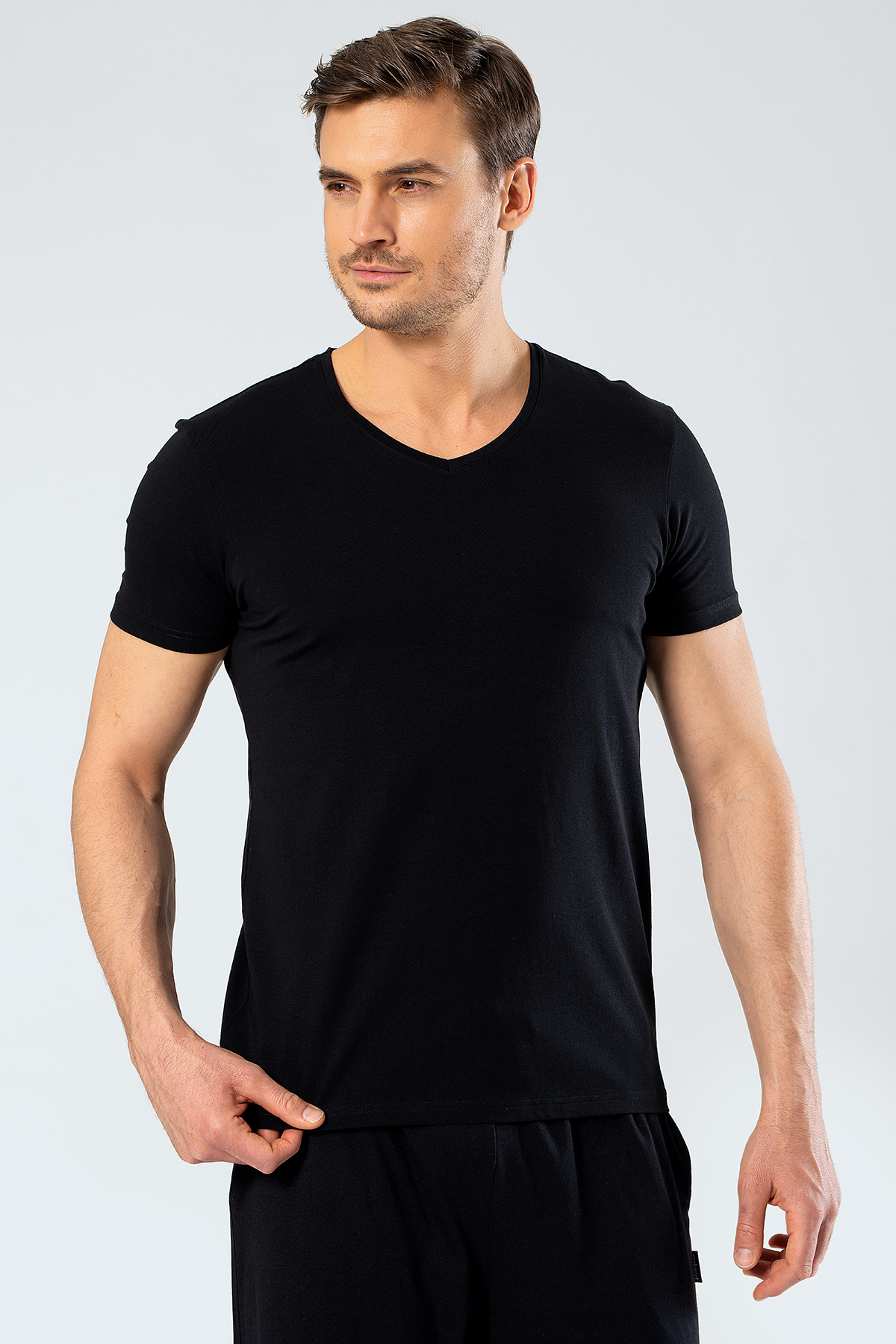 Cacharel 1332 V Yaka Kısa Kollu Erkek T-Shirt - Siyah
