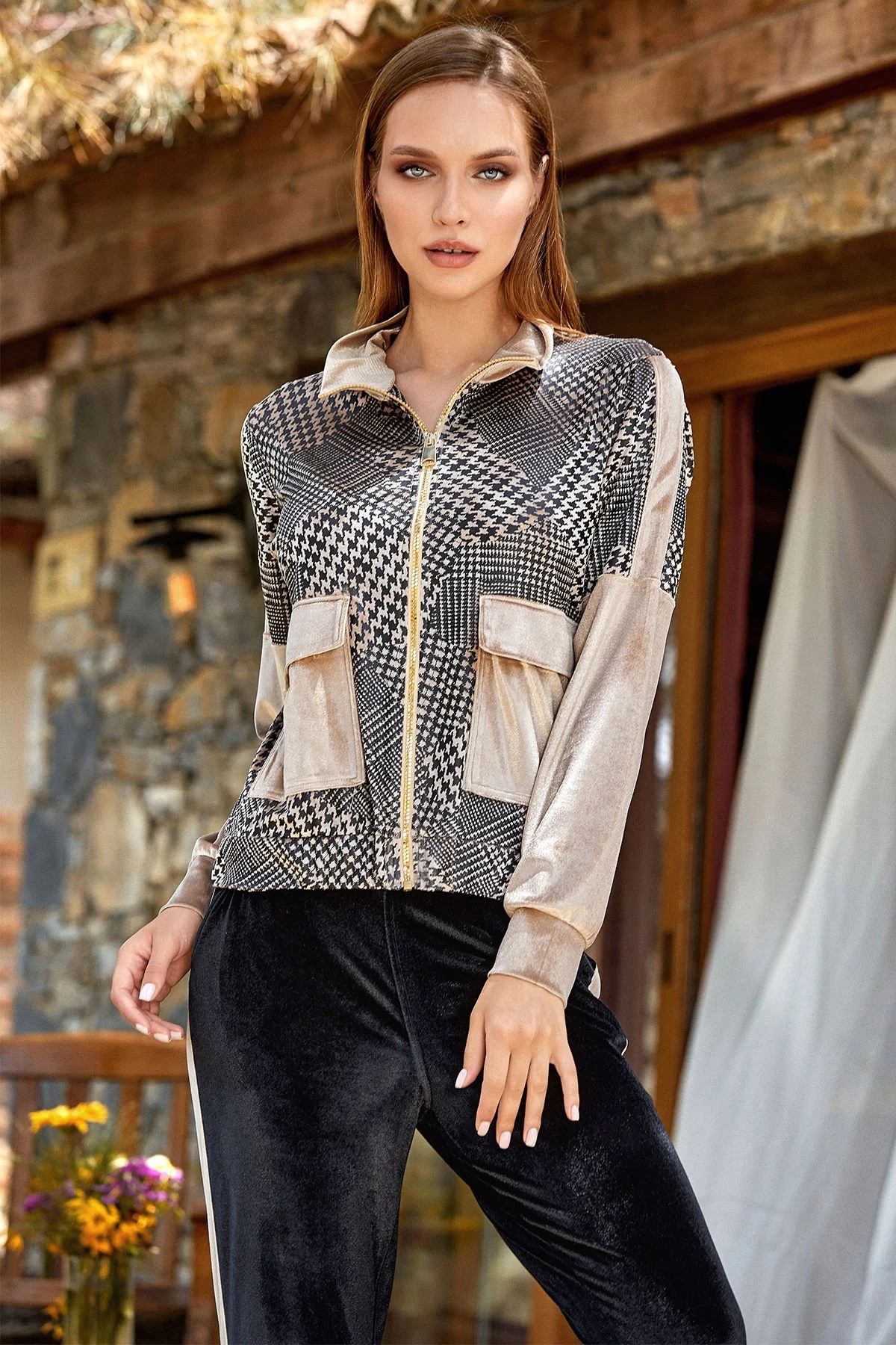 Cossy by Aqua 24342 Kadın Uzun Kollu Kazayağı Desen Kadife Eşofman Takımı-Bej