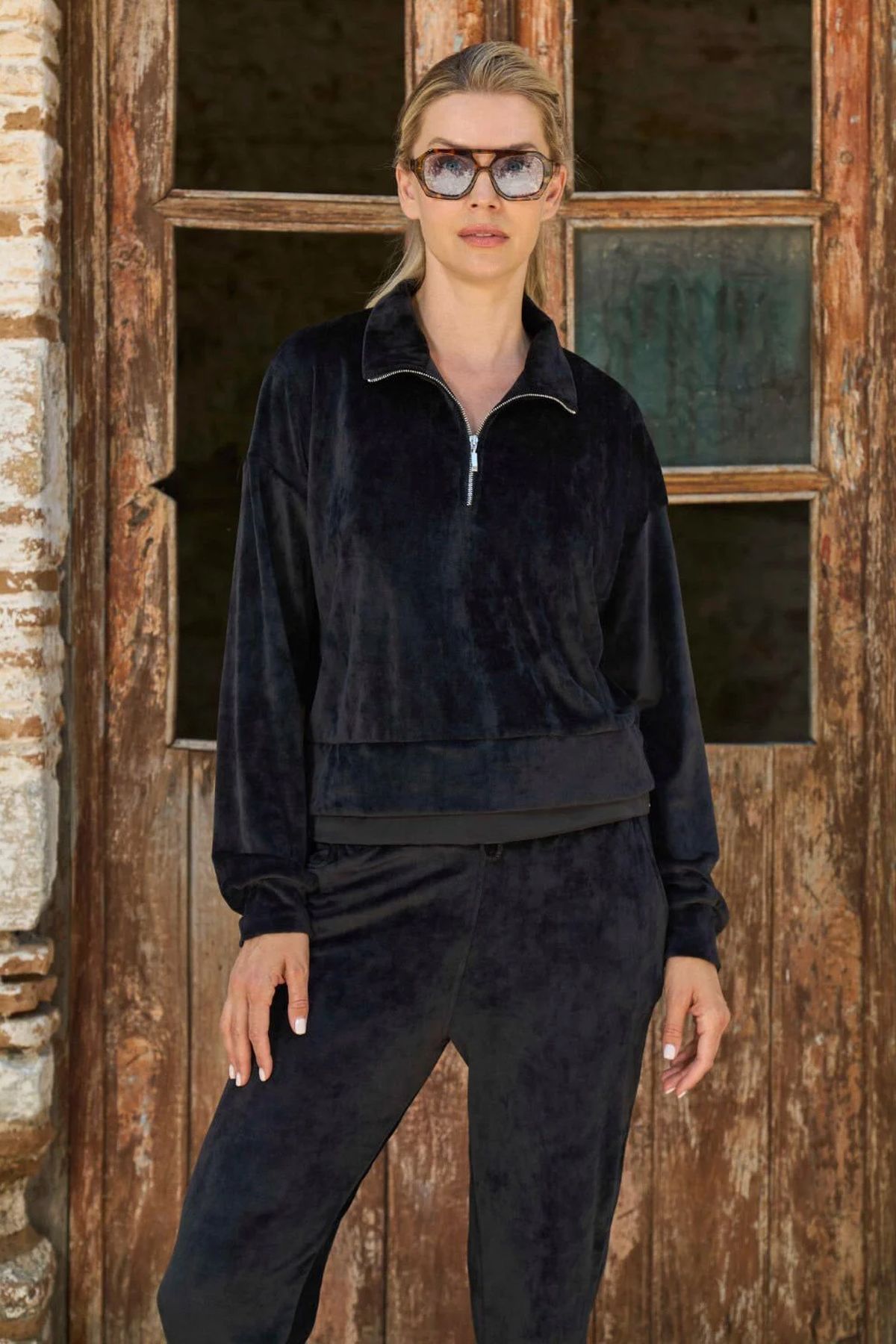 Cossy by Aqua 26062 Kadın Uzun Kollu Kadife Dik Yaka Paçası Bantlı Eşofman Takımı-Siyah