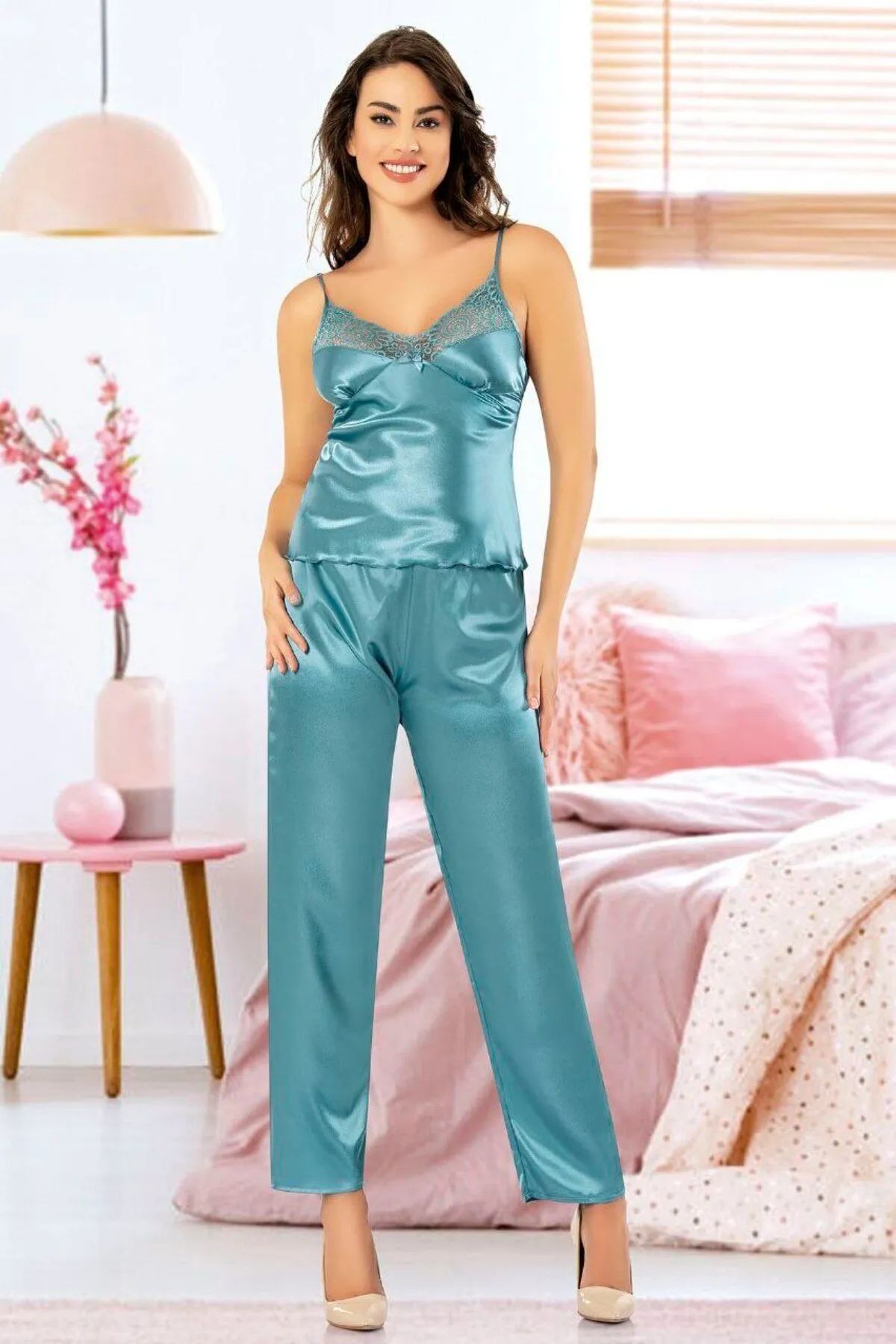 Faal 4909 Kadın Dantel Detaylı Saten Sabahlıklı İp Askılı Pijama Takım-Mavi