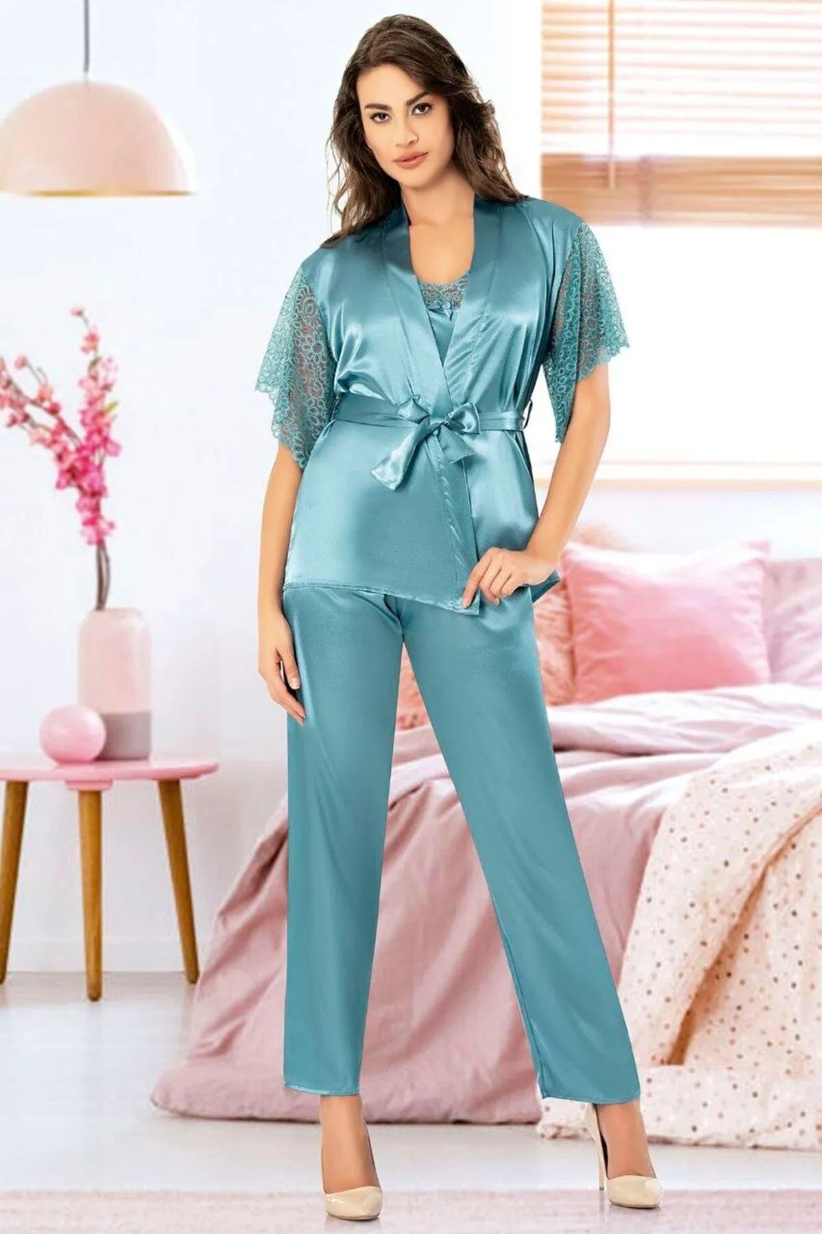 Faal 4909 Kadın Dantel Detaylı Saten Sabahlıklı İp Askılı Pijama Takım-Mavi