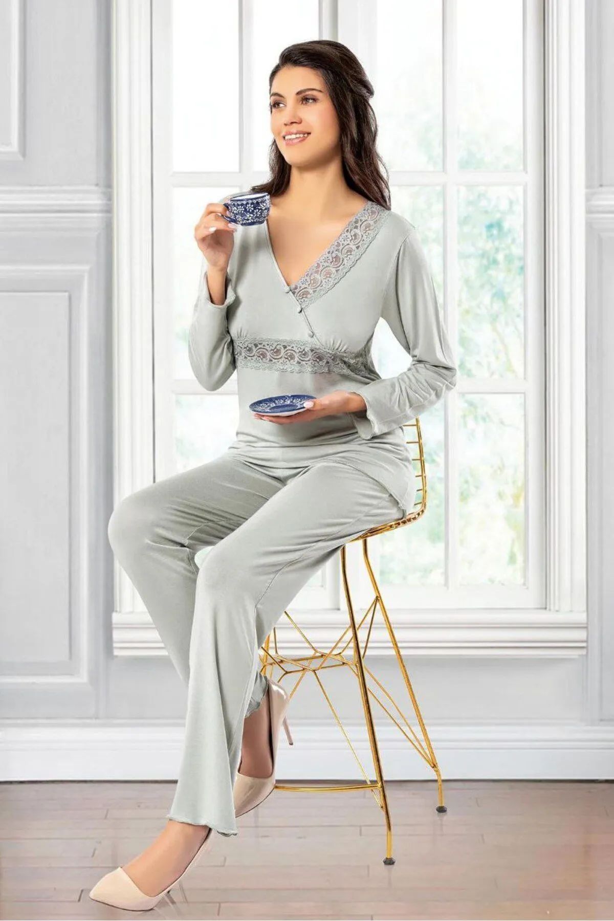 Faal 8614 Kadın Uzun Kollu Dantel Detaylı V Yaka Pijama Takımı-Gri