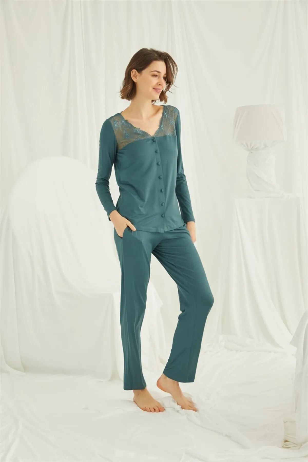 Monamise 19307 Kadın Uzun Kollu Yakası Ve Omzu Dantelli Önü Boydan Düğmeli Pijama Takımı-Yeşil
