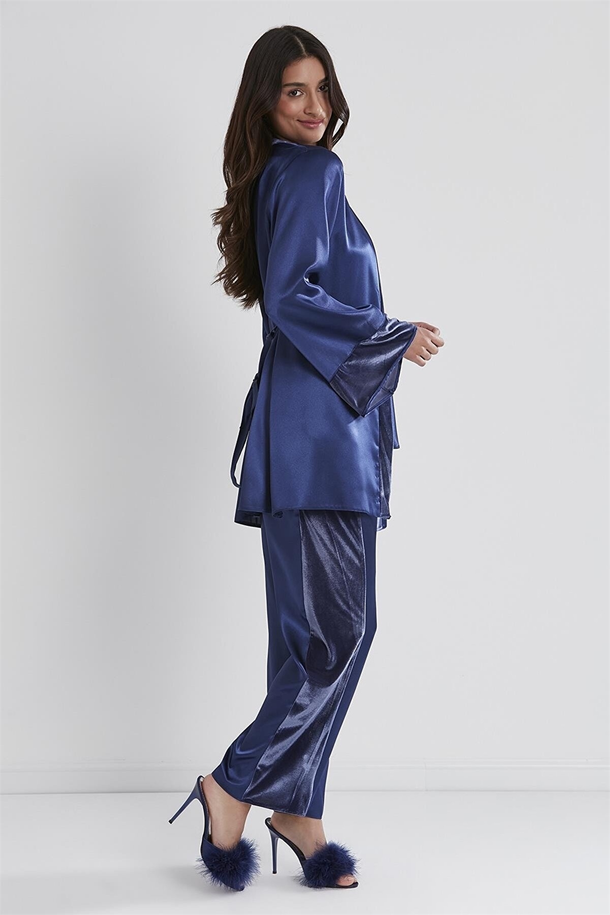 Pierre Cardin 2040 Kadın Kadife Saten Sabahlıklı Pijama Takım-Lacivert
