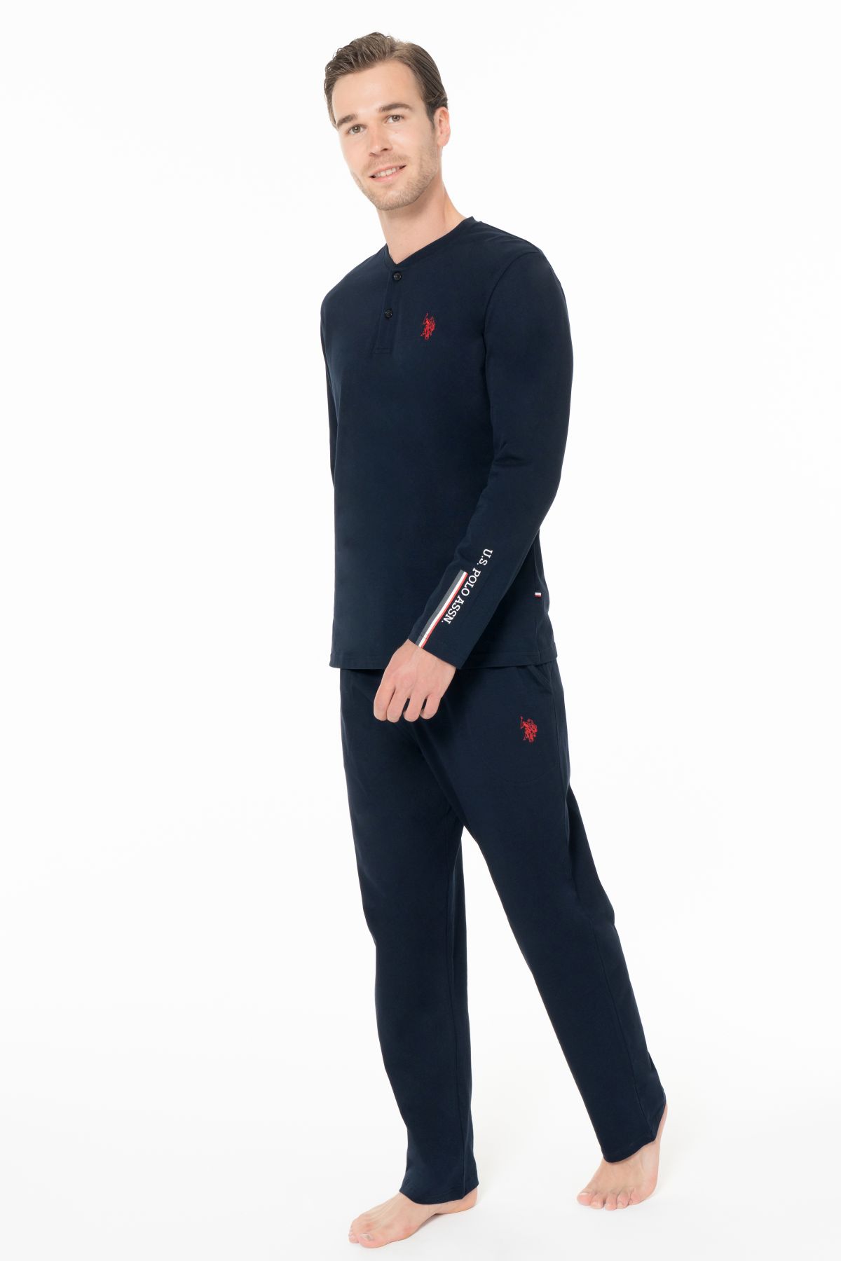 U.s Polo Assn. 18959 Erkek Uzun Kollu Yakası Üç Düğmeli Pijama Takımı-Lacivert