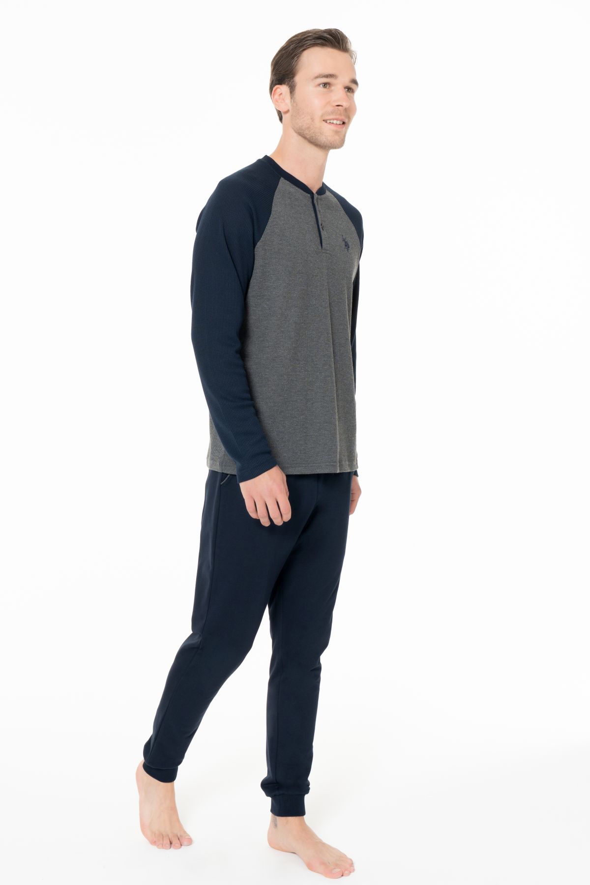 U.s Polo Assn. 18960B Erkek Büyük Beden Uzun Kollu Yakası Üç Düğmeli Paçası Bantlı Pijama Takımı-Antrasitmelanj