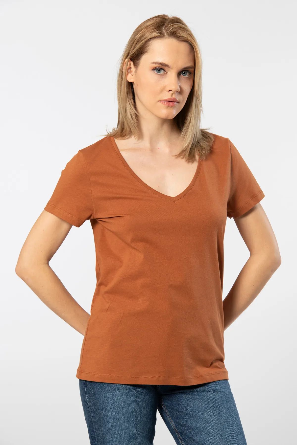 WTSHIRT MİLANO Kadın Kısa Kollu V Yaka Basic T-shirt-Tarcin
