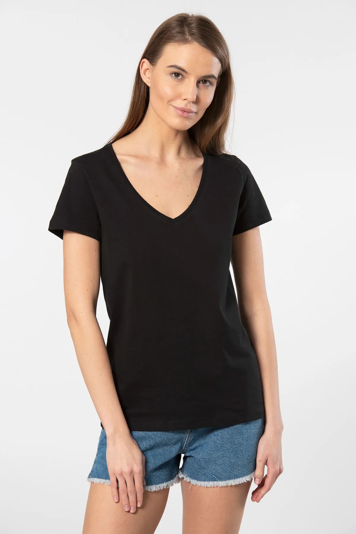 WTSHIRT MİLANO Kadın Kısa Kollu V Yaka Basic T-shirt-Siyah