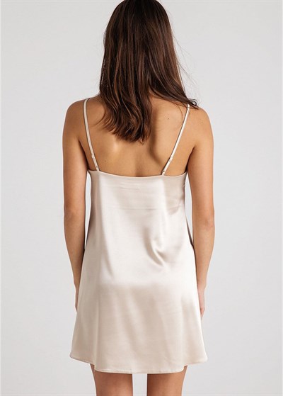 Magic Form 7270 Askılı Saten Gecelik - Bej