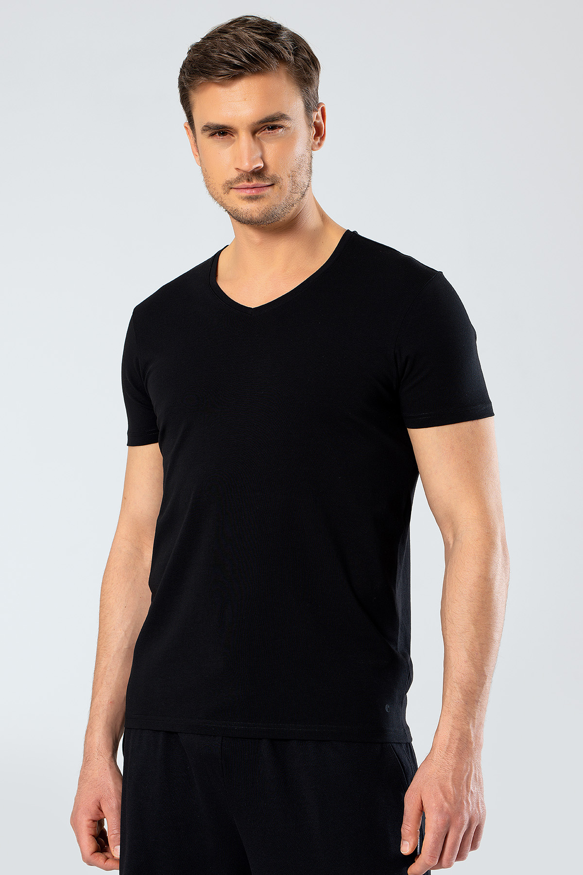 Rahat Ev GiyimCacharel 1332 V Yaka Kısa Kollu Erkek T-Shirt - Siyah