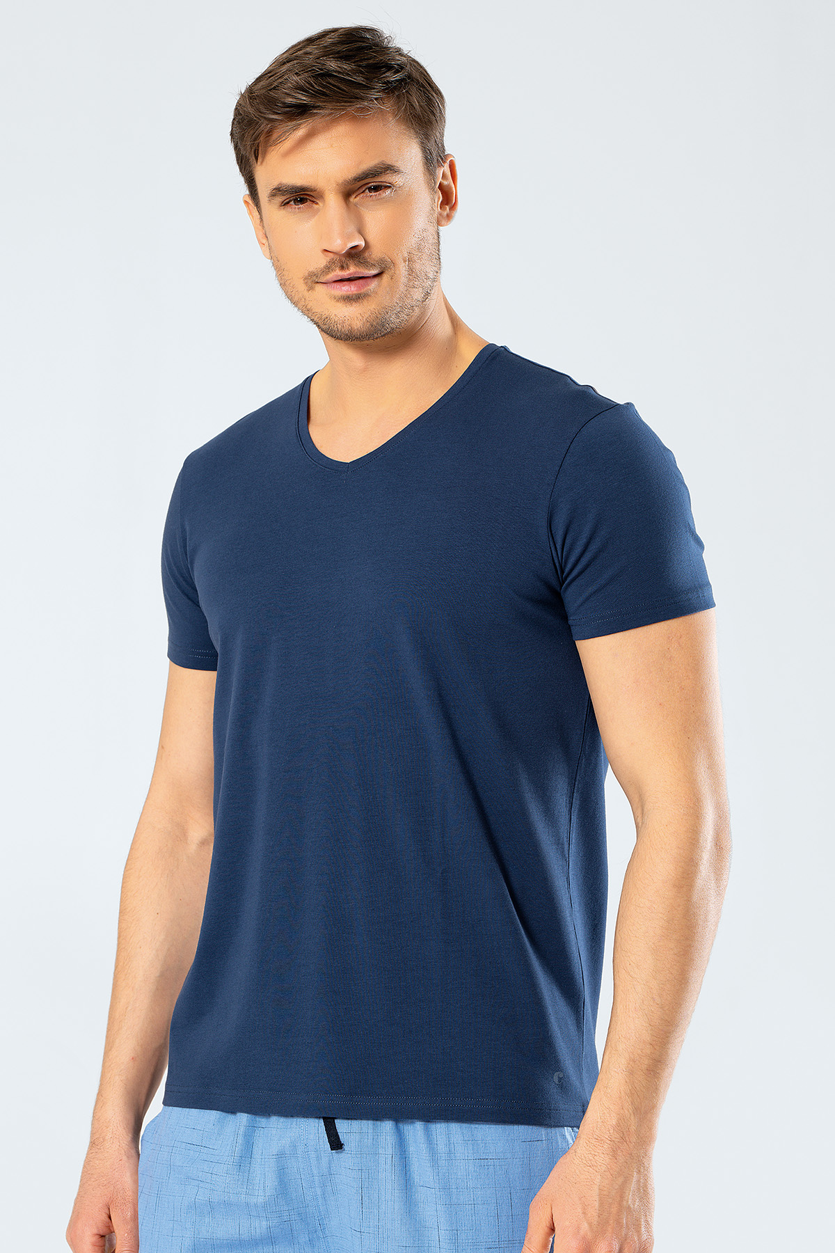 Rahat Ev GiyimCacharel 1332 V Yaka Kısa Kollu Erkek T-Shirt - İndigo