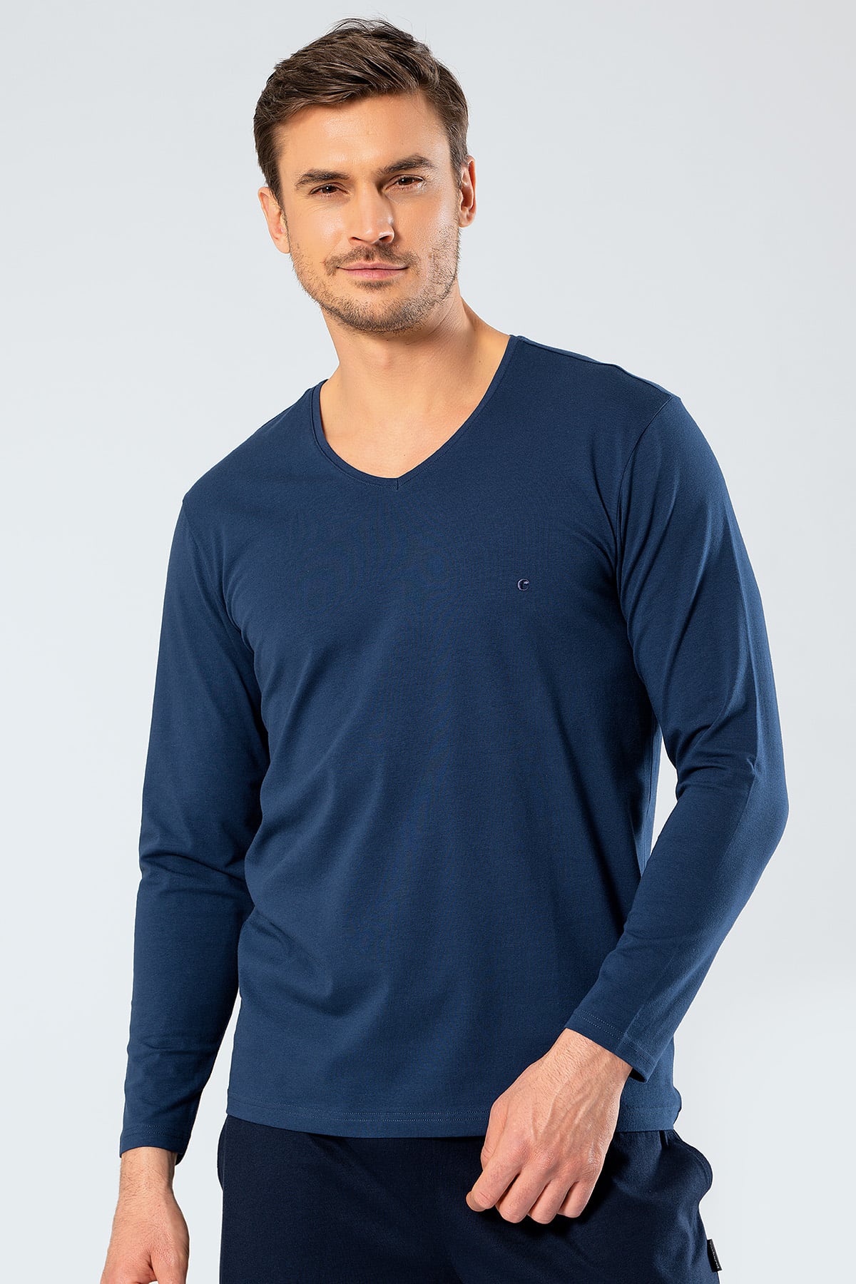 Rahat Ev GiyimCacharel 1334 Erkek V Yaka Uzun Kollu T-Shirt - İndigo