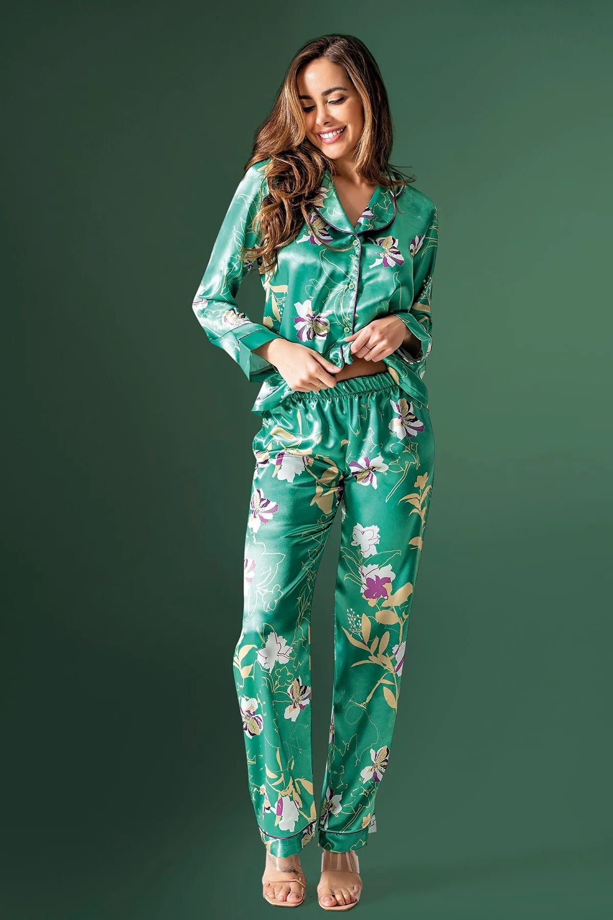 PijamalarLoomerie 2210 Kadın Saten Uzun Kollu Pijama Takımı-Yeşil | Pijamapazari.comLoomerie 2210 Kadın Saten Uzun Kollu Pijama Takımı-Yeşil