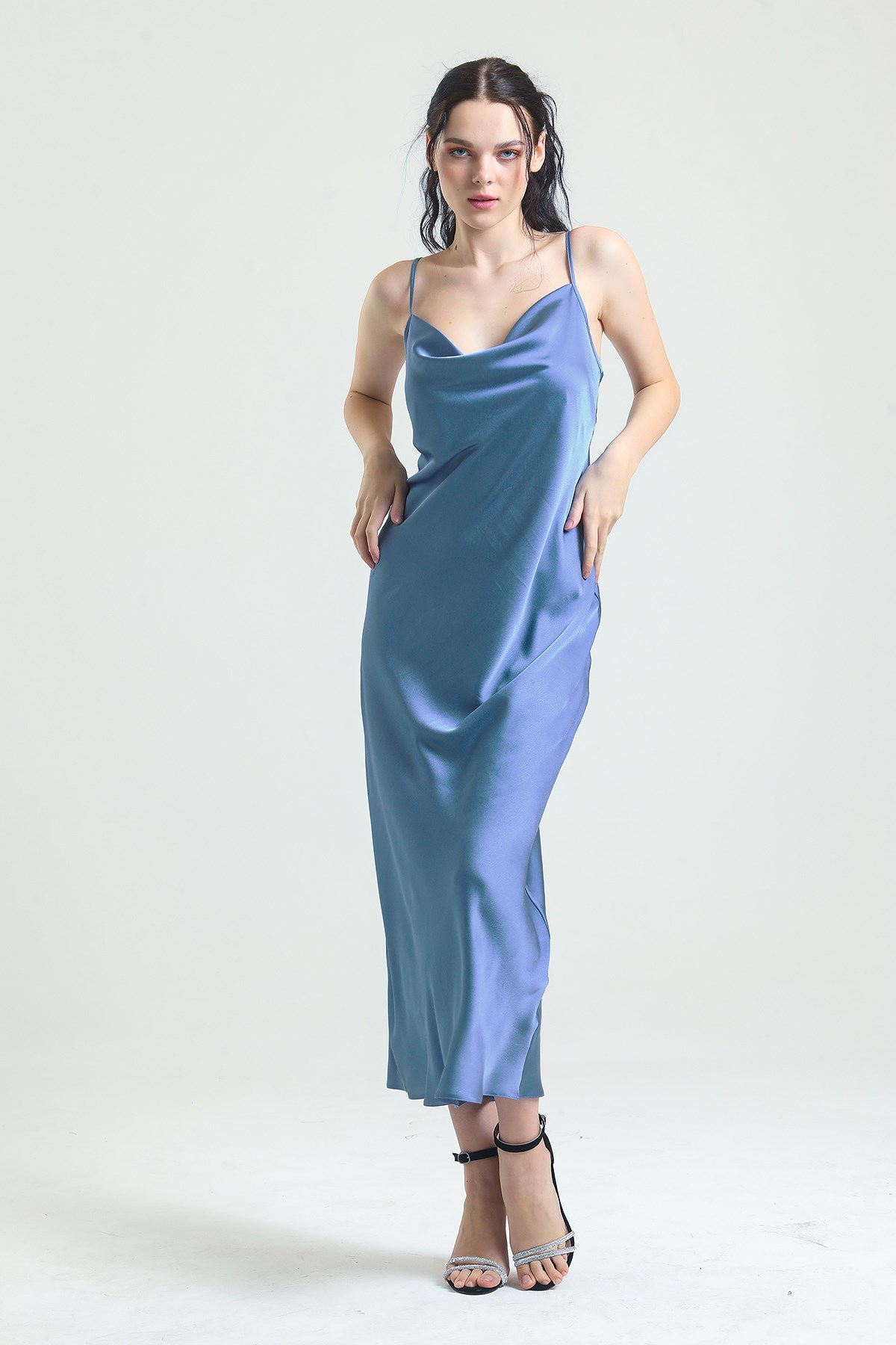 GeceliklerMagic Form 9790 Degaje Yaka Krep Saten Uzun Gecelik-Mavi | Pijamapazari.comMagic Form 9790 Degaje Yaka Krep Saten Uzun Gecelik-Mavi