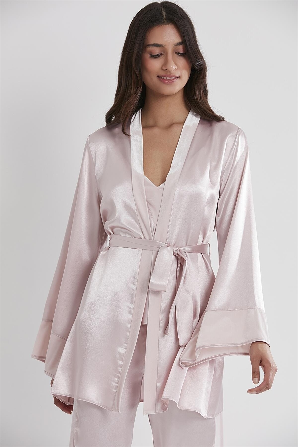 Sabahlıklı Pijama TakımlarPierre Cardin 2040 Kadın Kadife Saten Sabahlıklı Pijama Takım-Pudra | Pijamapazari.comPierre Cardin 2040 Kadın Kadife Saten Sabahlıklı Pijama Takım-Pudra