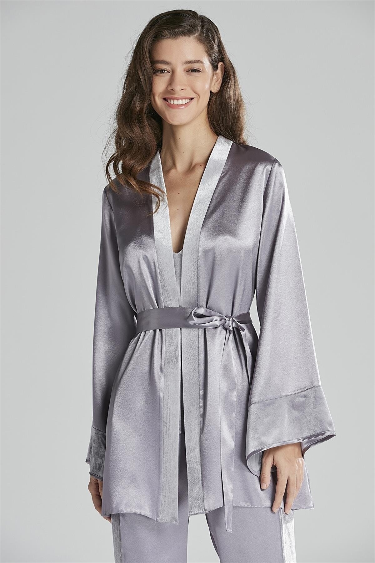 Sabahlıklı Pijama TakımlarPierre Cardin 2040 Kadın Kadife Saten Sabahlıklı Pijama Takım-Royal | Pijamapazari.comPierre Cardin 2040 Kadın Kadife Saten Sabahlıklı Pijama Takım-Royal