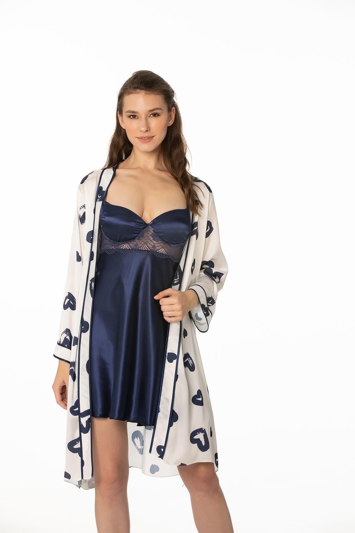 Saten Gecelik & Sabahlık TakımlarPierre Cardin 2406 Kadın Saten Emprime Gecelik&Sabahlık Takım - Lacivert pijamapazari.com 'da. %100 Güvenli alışveriş ve kapıda ödeme seçenekleri ile bir tıkla kapınızda!Pierre Cardin 2406 Kadın Saten Emprime Gecelik&Sabahlık Takım - Lacivert