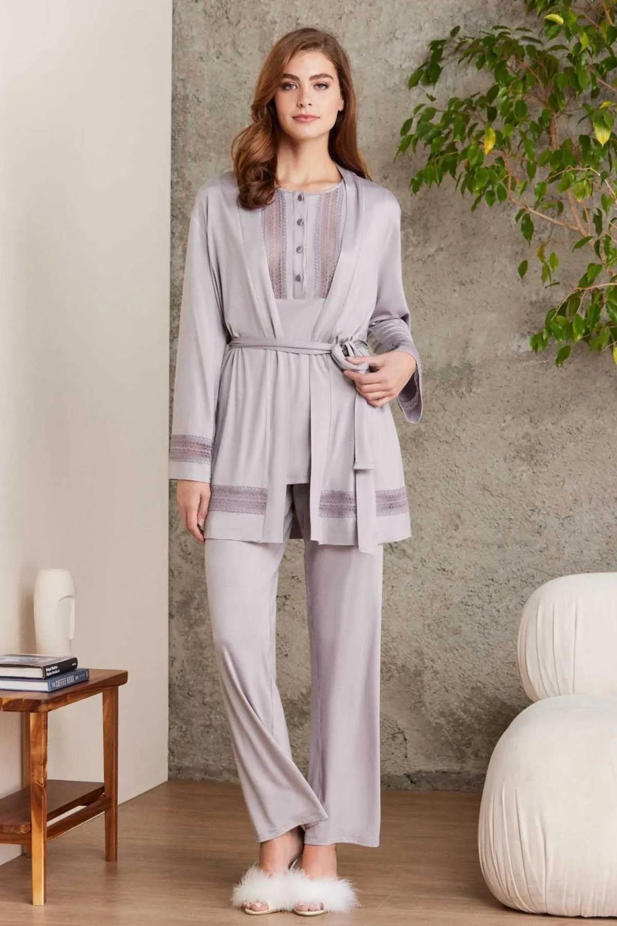 Sabahlıklı Pijama TakımlarPierre Cardin 2800 Kadın Penye Dantelli Sabahlıklı Pijama Takım-Royal | Pijamapazari.comPierre Cardin 2800 Kadın Penye Dantelli Sabahlıklı Pijama Takım-Royal