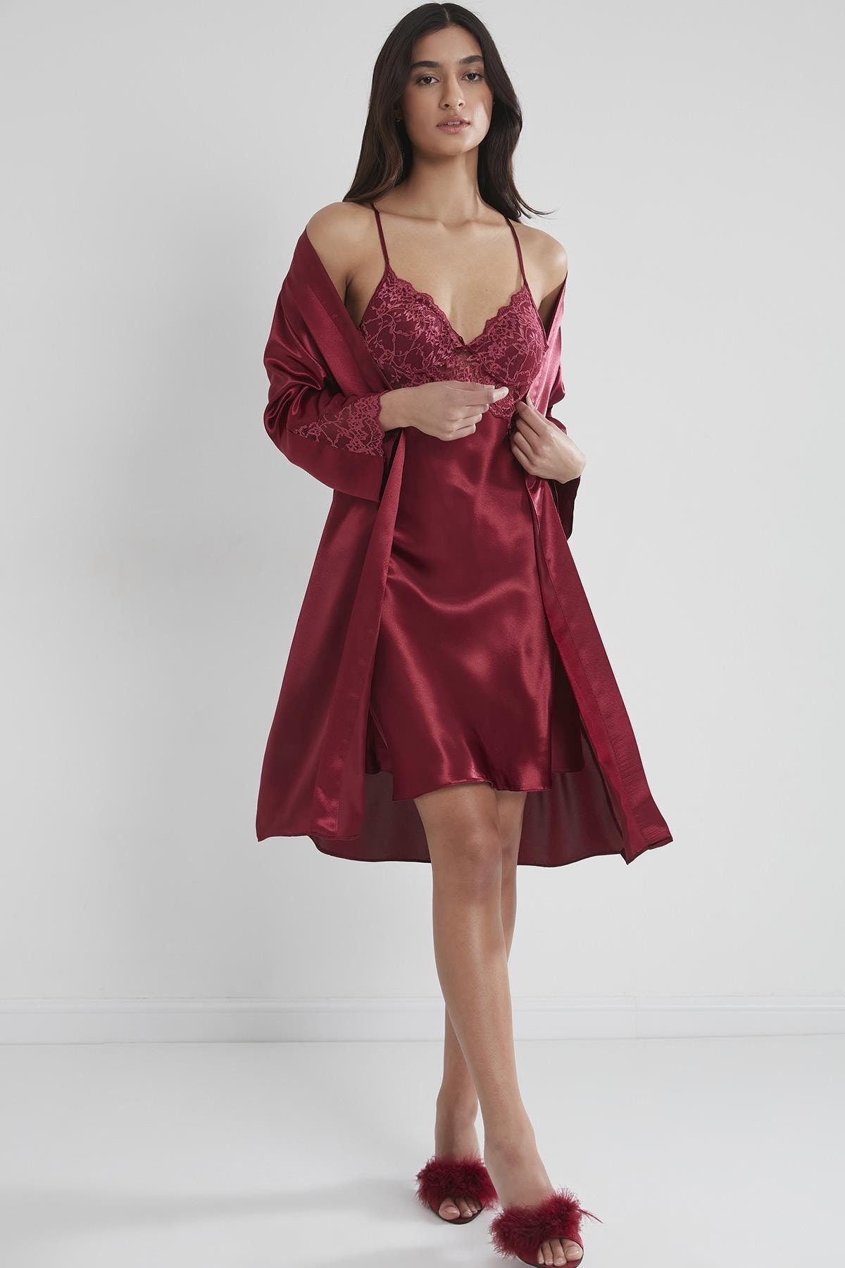 Saten Gecelik & Sabahlık TakımlarPierre Cardin 4050 Saten Gecelik sabahlık Takım-Bordo | Pijamapazari.comPierre Cardin 4050 Saten Gecelik Sabahlık Takım - Bordo