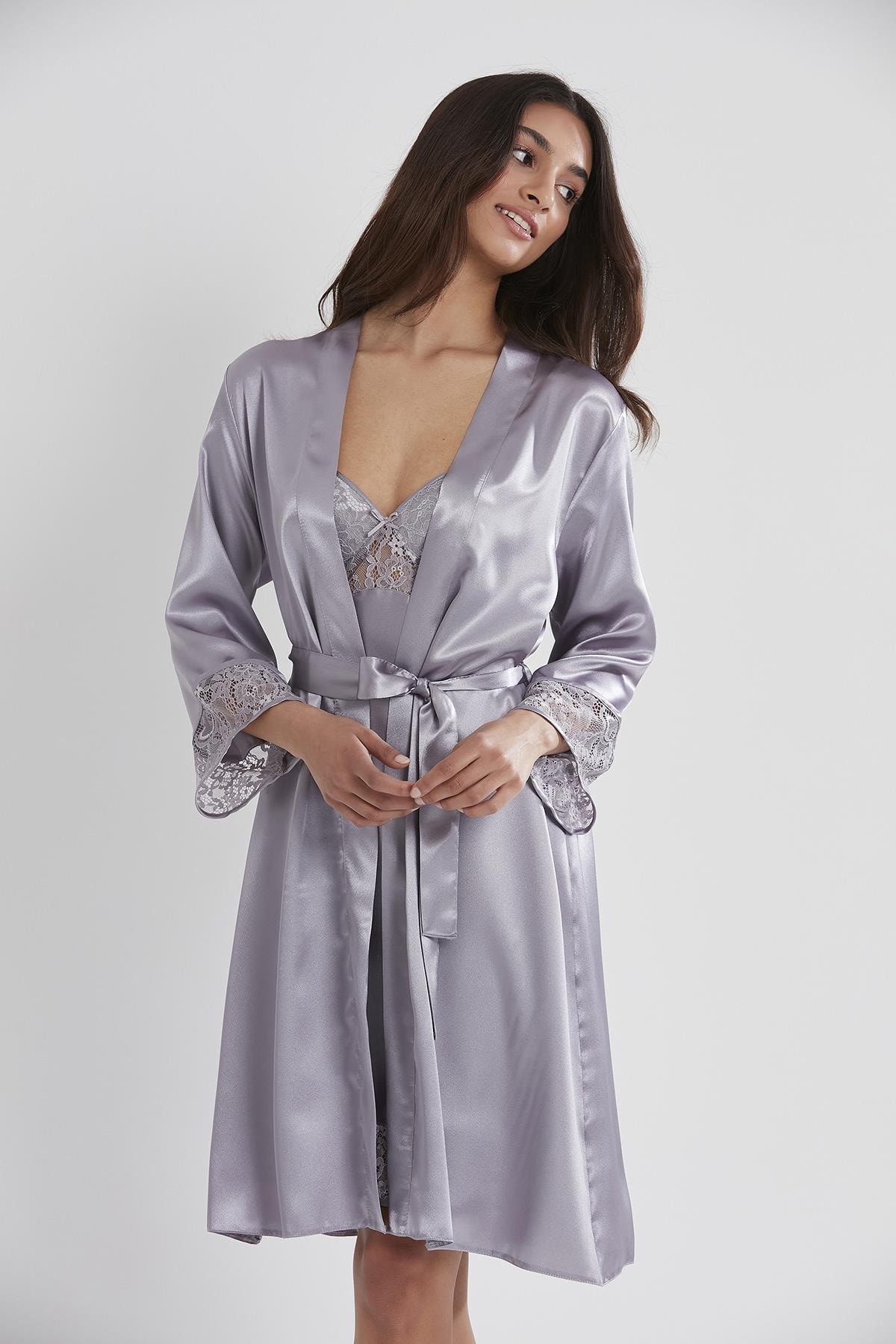 Saten Gecelik & Sabahlık TakımlarPierre Cardin 4075 Saten Sabahlıklı Gecelik Takım - Royal pijamapazari.com 'da. %100 Güvenli alışveriş ve kapıda ödeme seçenekleri ile bir tıkla kapınızda!Pierre Cardin 4075 Saten Sabahlıklı Gecelik Takım - Royal