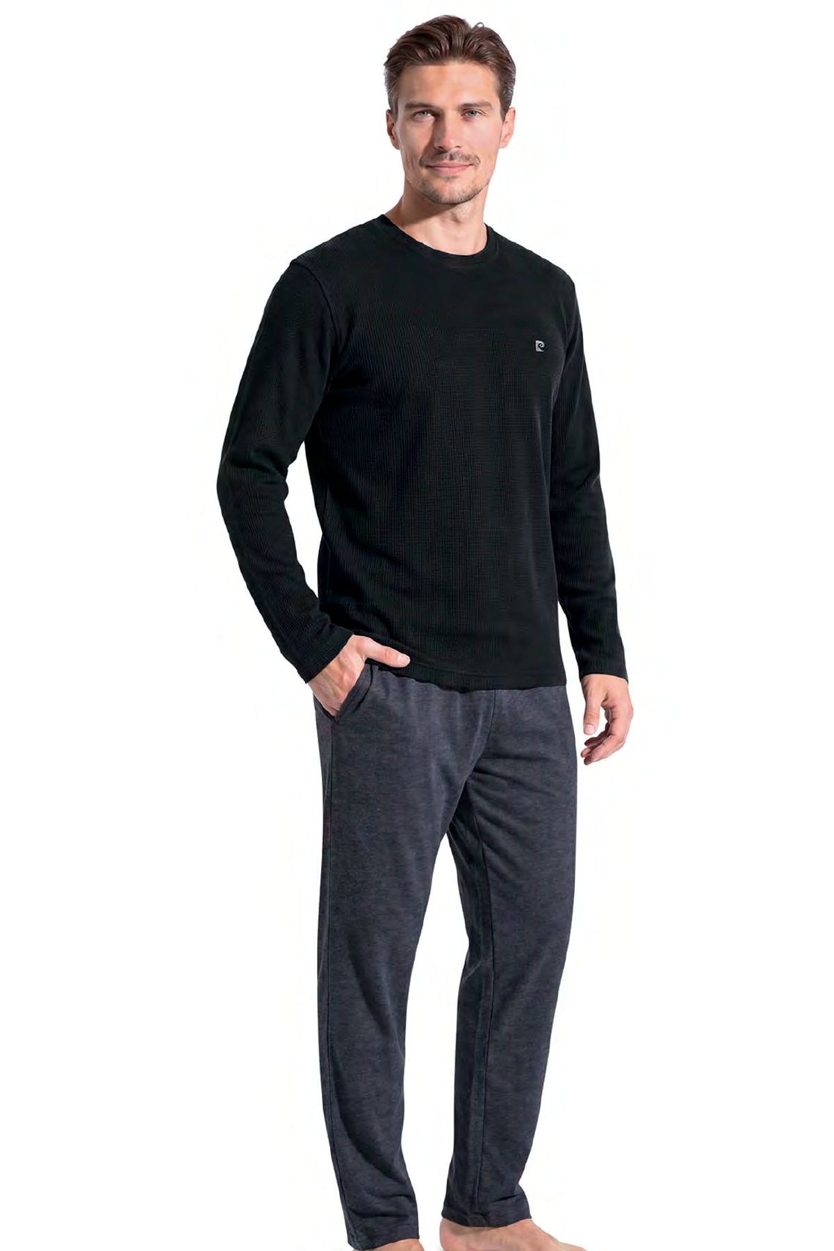 PijamalarHG8757575840708 Pijamapazarı.com'da. Uygun fiyat seçenekleri ile sipariş verebilirsiniz.Pierre Cardin 6145 Erkek Uzun Kollu Bisiklet Yaka Pijama Takımı -Siyah