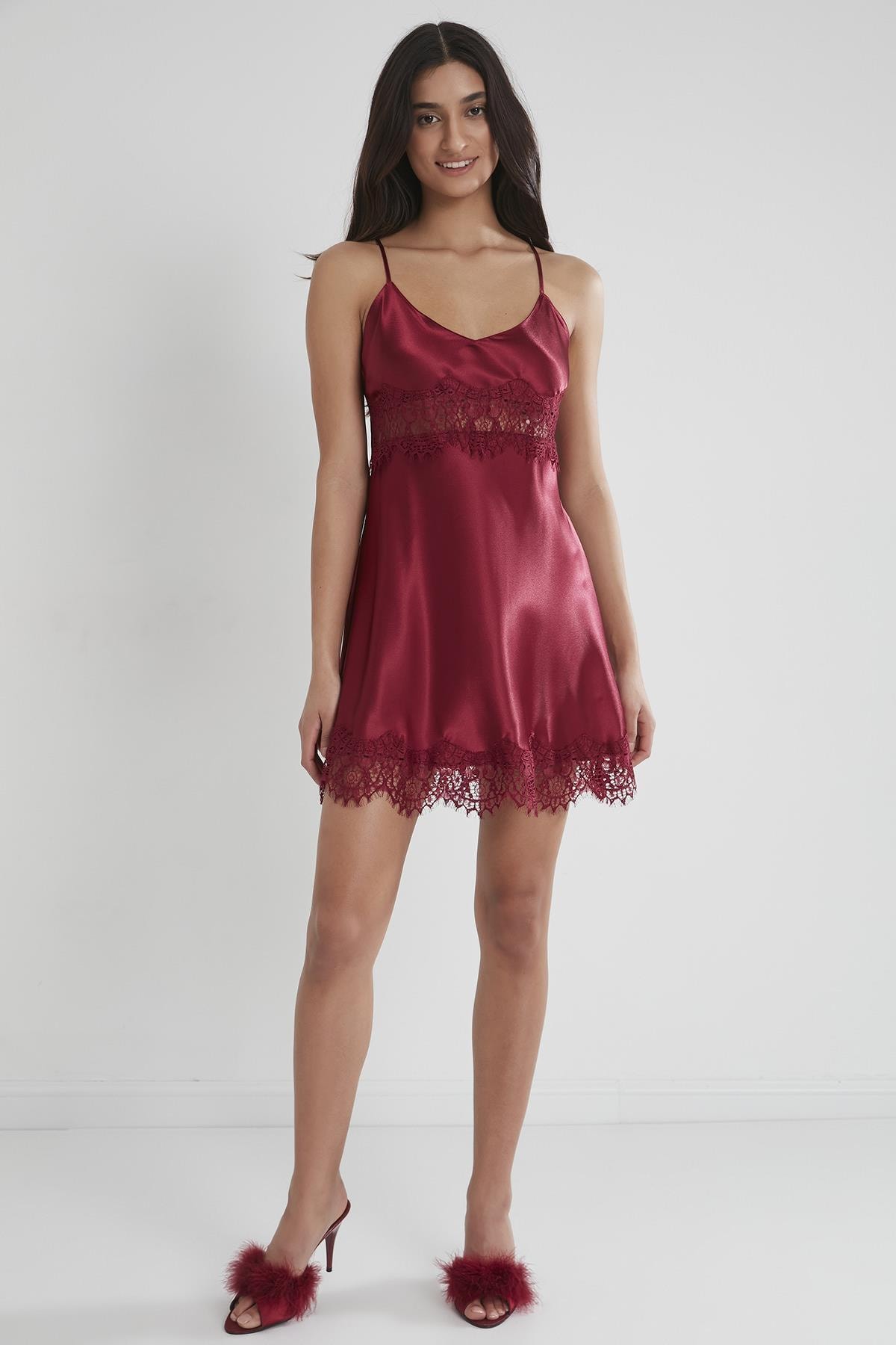 Saten Tek GeceliklerPierre Cardin 685 Kadın Saten Dantelli Gecelik - Bordo pijamapazari.com 'da. %100 Güvenli alışveriş ve kapıda ödeme seçenekleri ile bir tıkla kapınızda!Pierre Cardin 685 Kadın Saten Dantelli Gecelik - Bordo