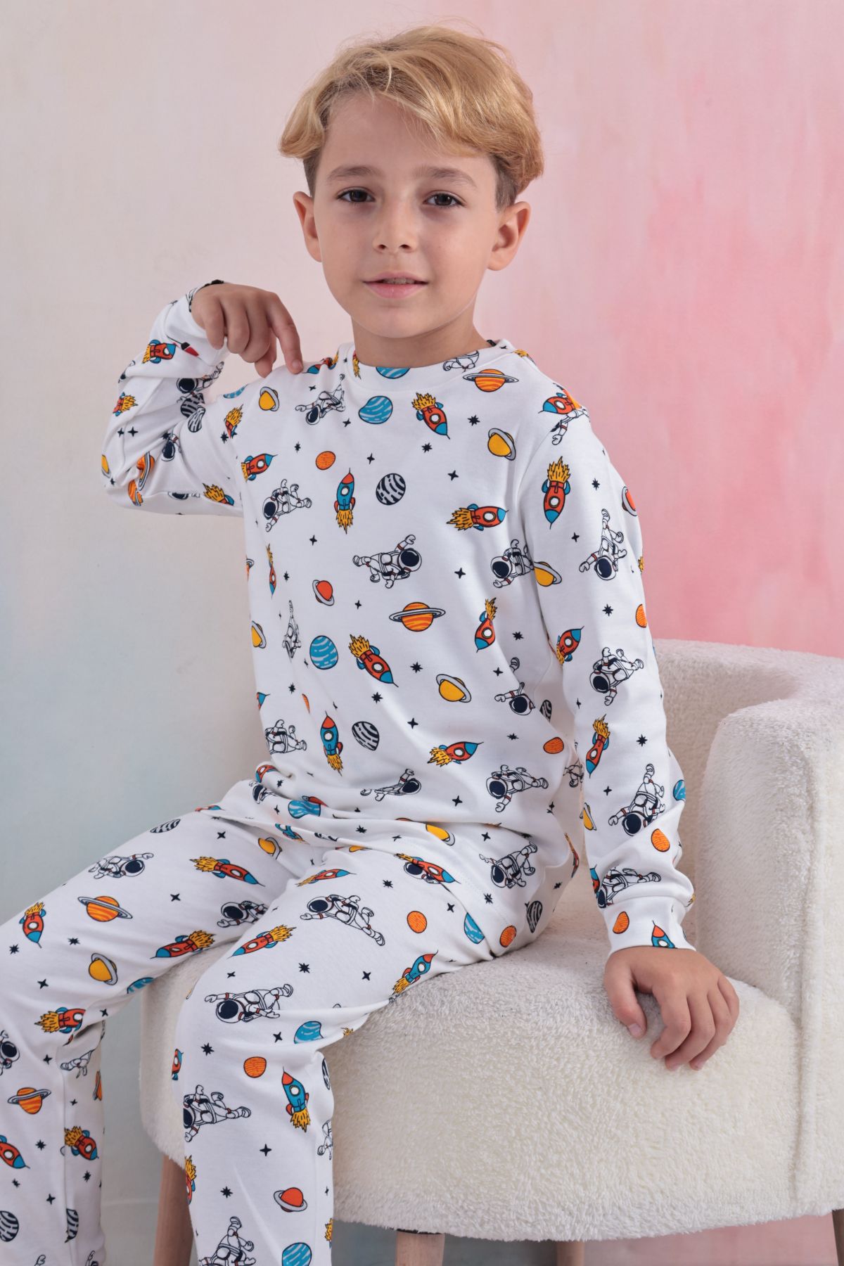 PijamalarTiril Tiril 110 Erkek Çocuk Uzun Kollu Bisiklet Yaka Pijama Takım-Beyaz | Pijamapazari.comTiril Tiril 110 Erkek Çocuk Uzun Kollu Bisiklet Yaka Pijama Takım-Beyaz