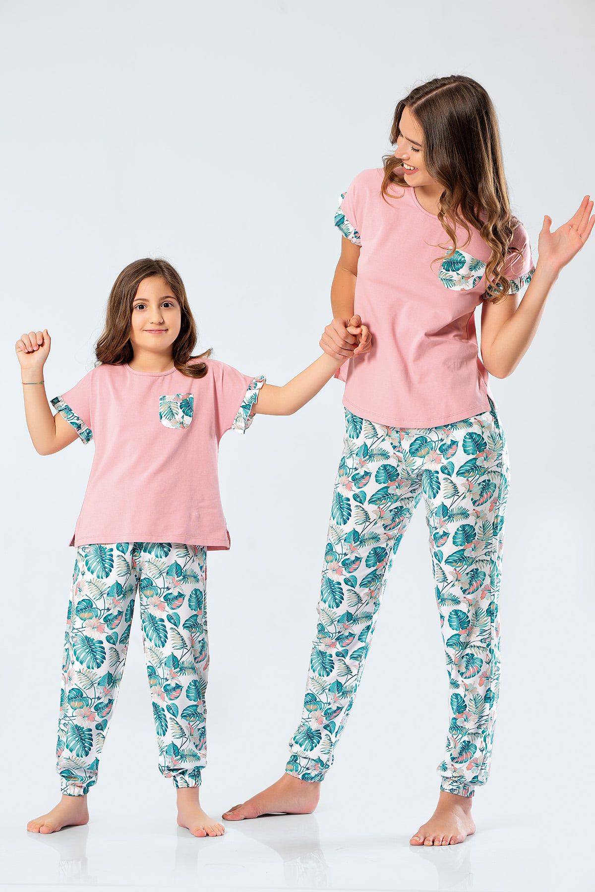 PijamalarTüren 3341 Kadın Dokuma Yapraklı Kısa Kollu Pijama Takım - Pudra Pijamapazarı. com'da. Uygun fiyat seçenekleri ile sipariş verebilirsiniz. Türen 3341 Anne & Kız Çocuk Dokuma Yapraklı Kısa Kollu Pijama Takım - Pudra