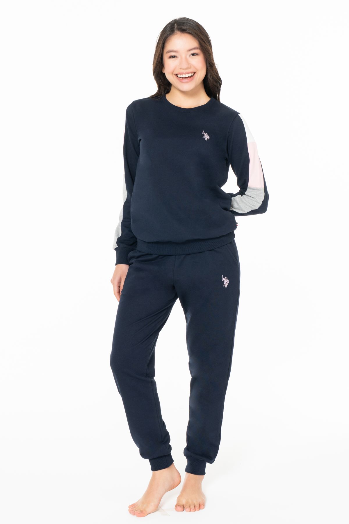 Eşofman TakımlarıU.s Polo Assn. 20115 Kadın Uzun Kollu Bisiklet Yaka Paçası Bantlı Rahat Ev Giyim-Lacivert | Pijamapazari.comU.s Polo Assn. 20115 Kadın Uzun Kollu Bisiklet Yaka Paçası Bantlı Rahat Ev Giyim-Lacivert