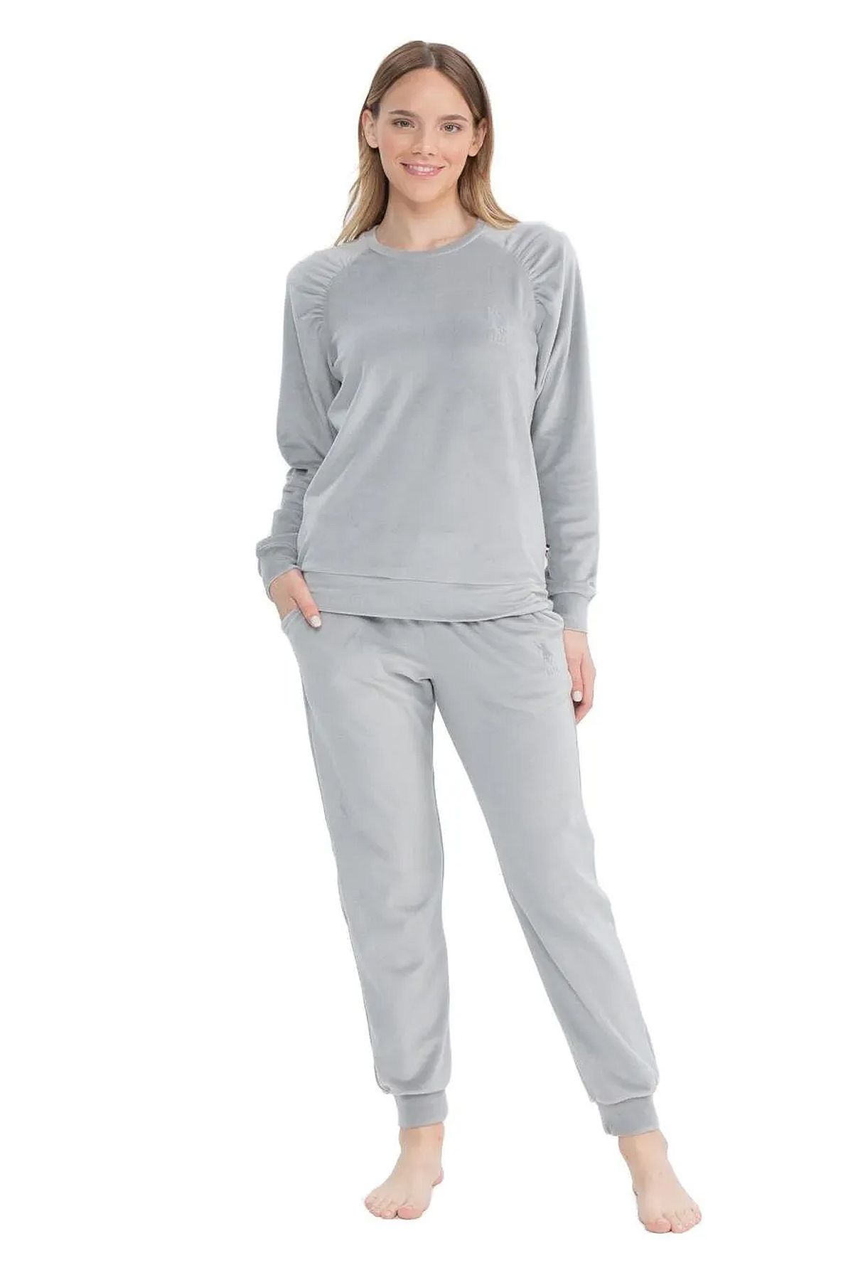 Eşofman TakımlarıU.s Polo Assn. 17092 Kadın Uzun Kollu Kadife Paçası Lastikli Rahat Ev Giyim-Gri | Pijamapazari.comU.s Polo Assn. 17092 Kadın Uzun Kollu Kadife Paçası Lastikli Rahat Ev Giyim-Gri