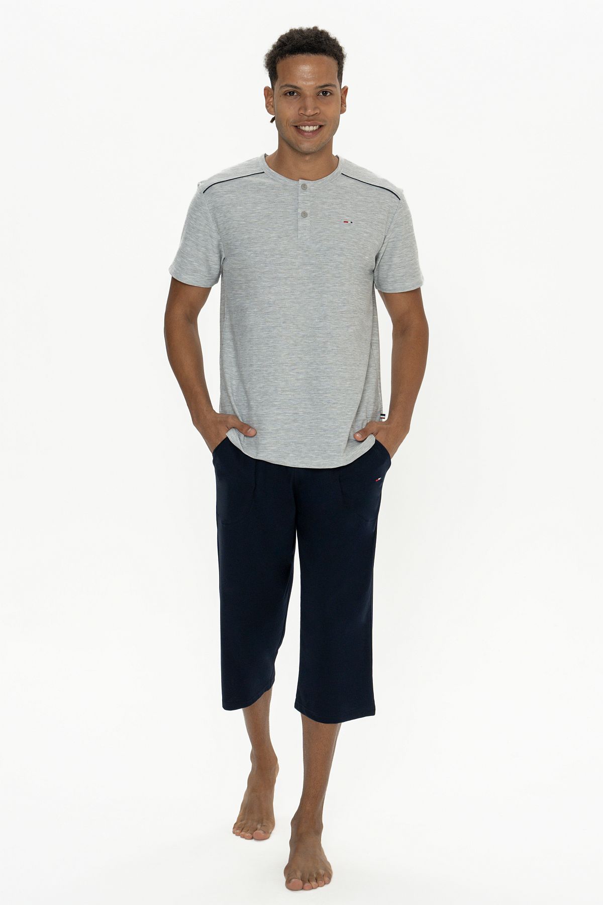 PijamalarU.s Polo Assn. 18887 Erkek Kısa Kollu Bisiklet Yaka Kapri Pijama Takımı-Gri | Pijamapazari.comU.s Polo Assn. 18887 Erkek Kısa Kollu Bisiklet Yaka Kapri Pijama Takımı-Gri