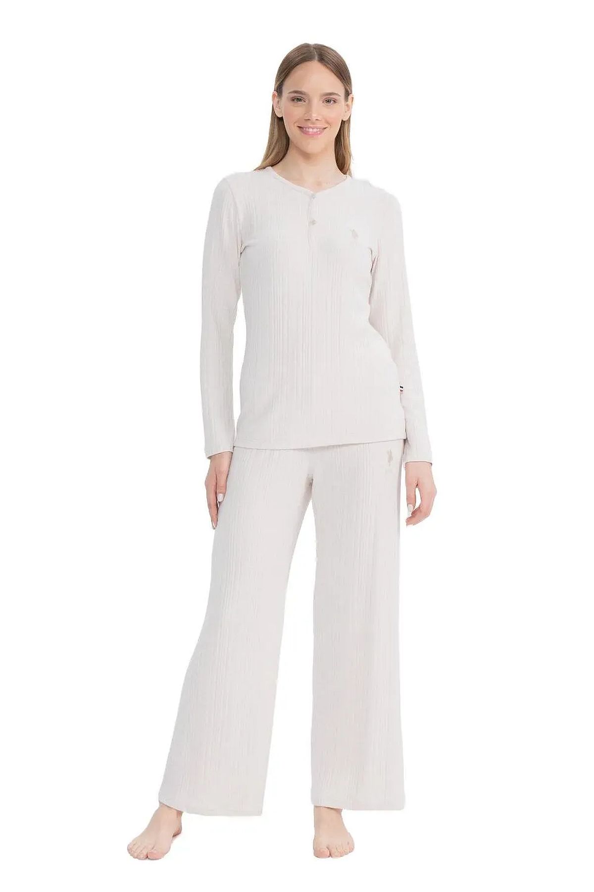 Eşofman TakımlarıU.s Polo Assn. 17129 Kadın Uzun Kollu Yakası Düğmeli Geniş Paça Rahat Ev Giyim-Bej | Pijamapazari.comU.s Polo Assn. 17129 Kadın Uzun Kollu Yakası Düğmeli Geniş Paça Rahat Ev Giyim-Bej