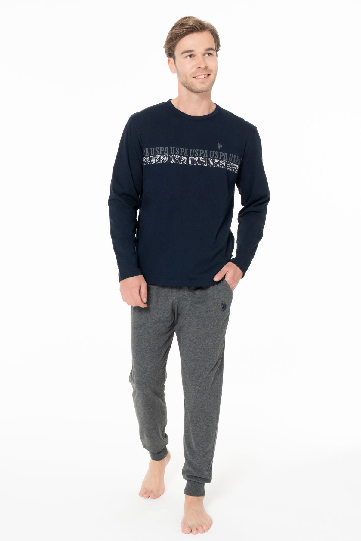 PijamalarU.s Polo Assn. 18953 Erkek Uzun Kollu Bisiklet Yaka Paçası Bantlı Pijama Takımı-Lacivert | Pijamapazari.comU.s Polo Assn. 18953 Erkek Uzun Kollu Bisiklet Yaka Paçası Bantlı Pijama Takımı-Lacivert