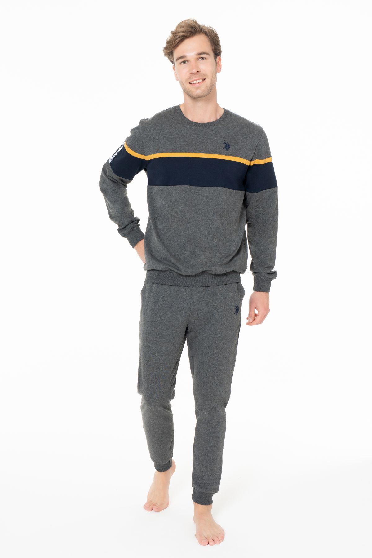 Eşofman TakımlarıU.s Polo Assn. 18936 Erkek Uzun Kollu Bisiklet Yaka Paçası Bantlı Rahat Ev Giyim-Antrasitmelanj | Pijamapazari.comU.s Polo Assn. 18936 Erkek Uzun Kollu Bisiklet Yaka Paçası Bantlı Rahat Ev Giyim-Antrasitmelanj