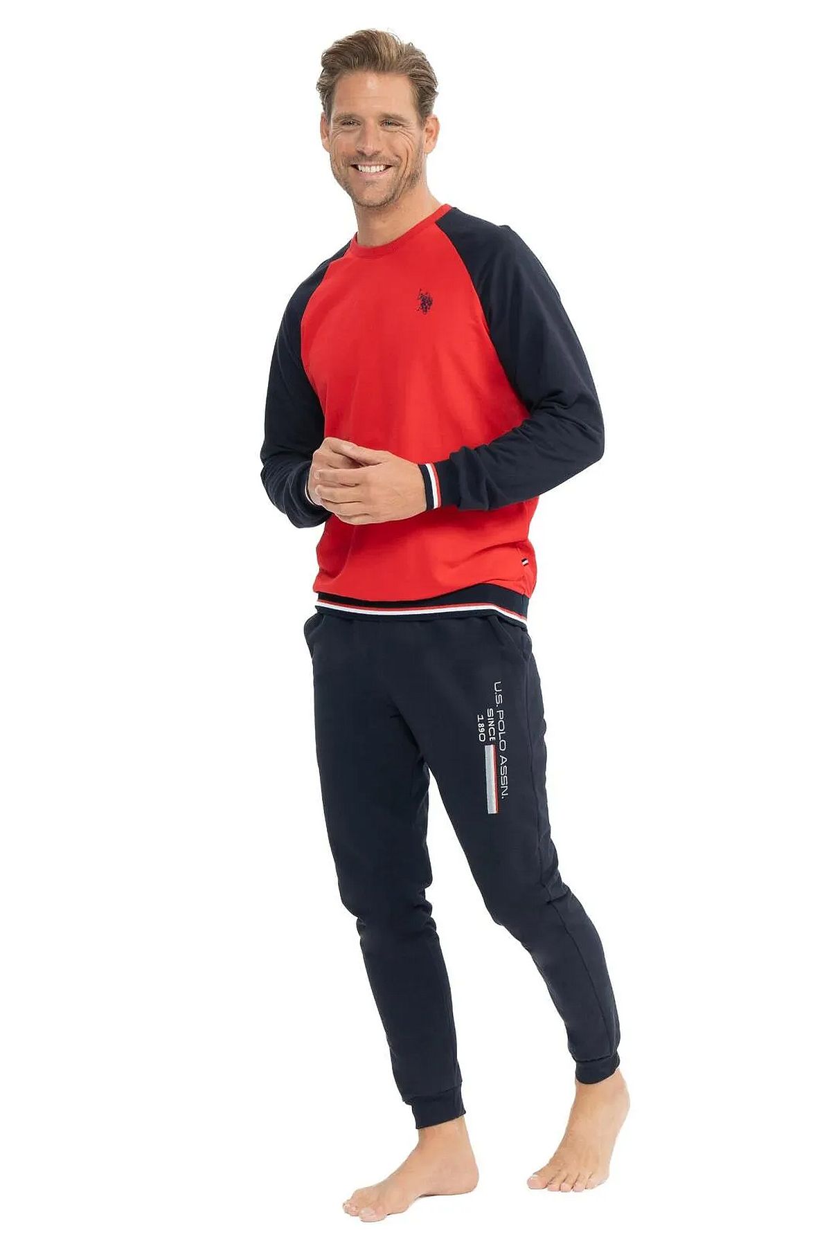 Eşofman TakımlarU.s Polo Assn. 18812 Erkek Uzun Kollu Yuvarlak Yaka Paçası Lastikli Rahat Ev Giyim-Kırmızı | Pijamapazari.comU.s Polo Assn. 18812 Erkek Uzun Kollu Yuvarlak Yaka Paçası Lastikli Rahat Ev Giyim-Kırmızı