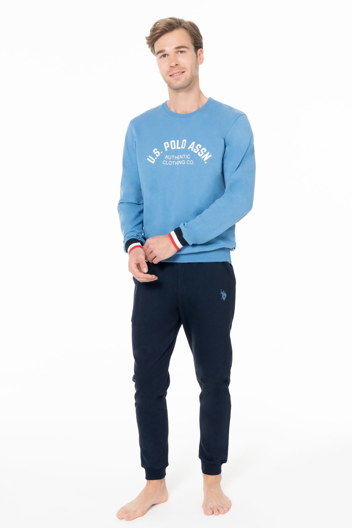 Eşofman TakımlarıU.s Polo Assn. 18943 Erkek Uzun Kollu Bisiklet Yaka Paçası Bantlı Rahat Ev Giyim-Mavi | Pijamapazari.comU.s Polo Assn. 18943 Erkek Uzun Kollu Bisiklet Yaka Paçası Bantlı Rahat Ev Giyim-Mavi