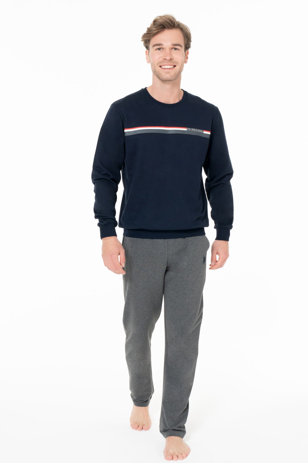 Eşofman TakımlarıU.s Polo Assn. 18925 Erkek Uzun Kollu Bisiklet Yaka Rahat Ev Giyim-Lacivert | Pijamapazari.comU.s Polo Assn. 18925 Erkek Uzun Kollu Bisiklet Yaka Rahat Ev Giyim-Lacivert