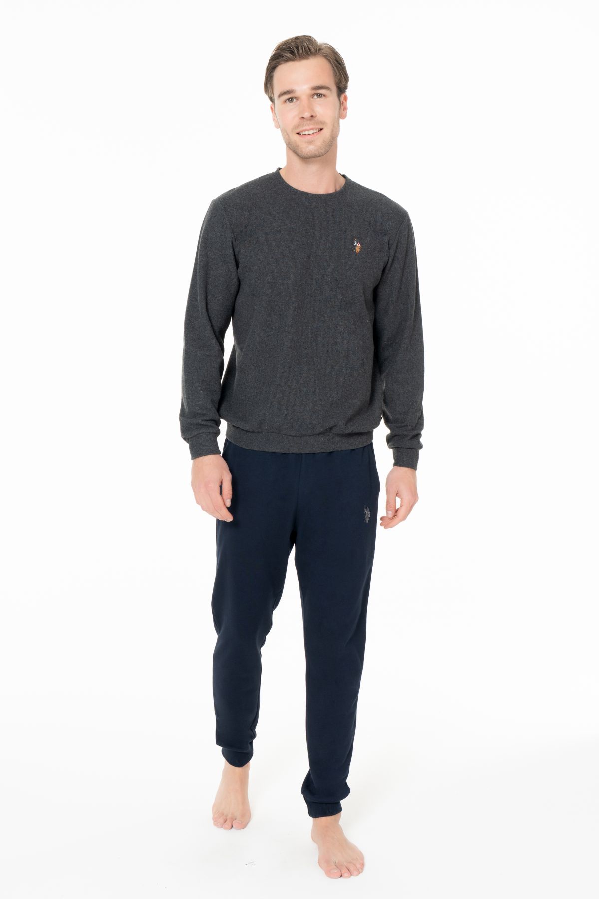 Eşofman TakımlarıU.s Polo Assn. 18995 Erkek Uzun Kollu Bisiklet Yaka Paçası Bantlı Rahat Ev Giyim-Antrasit | Pijamapazari.comU.s Polo Assn. 18995 Erkek Uzun Kollu Bisiklet Yaka Paçası Bantlı Rahat Ev Giyim-Antrasit