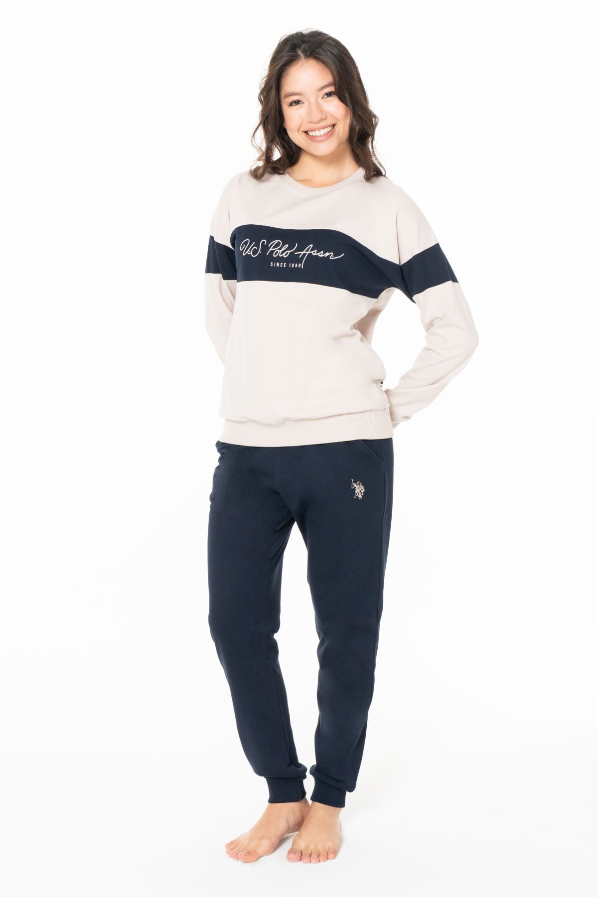 Eşofman TakımlarıU.s Polo Assn. 20122 Kadın Uzun Kollu Bisiklet Yaka Paçası Bantlı Rahat Ev Giyim-Bej | Pijamapazari.comU.s Polo Assn. 20122 Kadın Uzun Kollu Bisiklet Yaka Paçası Bantlı Rahat Ev Giyim-Bej