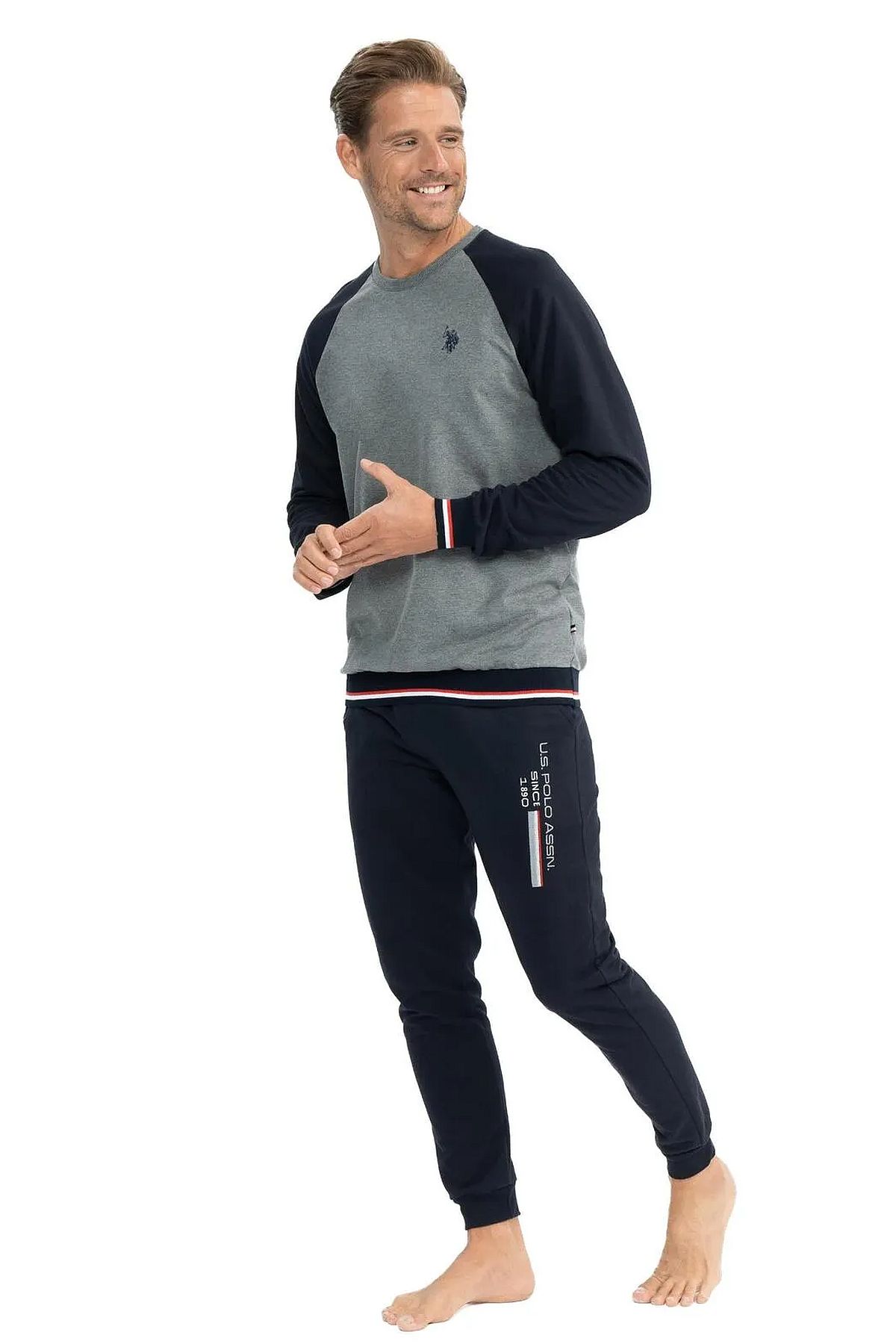 Eşofman TakımlarU.s Polo Assn. 18812 Erkek Uzun Kollu Yuvarlak Yaka Paçası Lastikli Rahat Ev Giyim-Lacivert | Pijamapazari.comU.s Polo Assn. 18812 Erkek Uzun Kollu Yuvarlak Yaka Paçası Lastikli Rahat Ev Giyim-Lacivert