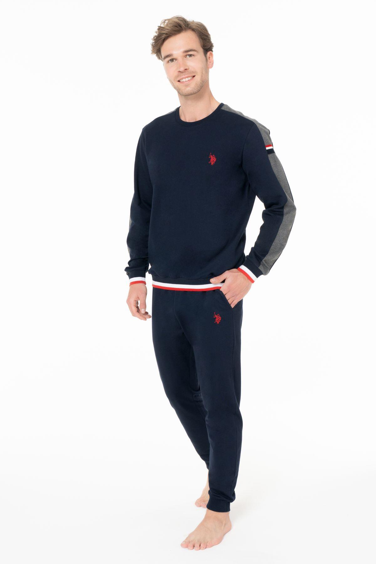 Eşofman TakımlarıU.s Polo Assn. 18931 Erkek Uzun Kollu Bisiklet Yaka Paçası Bantlı Rahat Ev Giyim-Lacivert | Pijamapazari.comU.s Polo Assn. 18931 Erkek Uzun Kollu Bisiklet Yaka Paçası Bantlı Rahat Ev Giyim-Lacivert