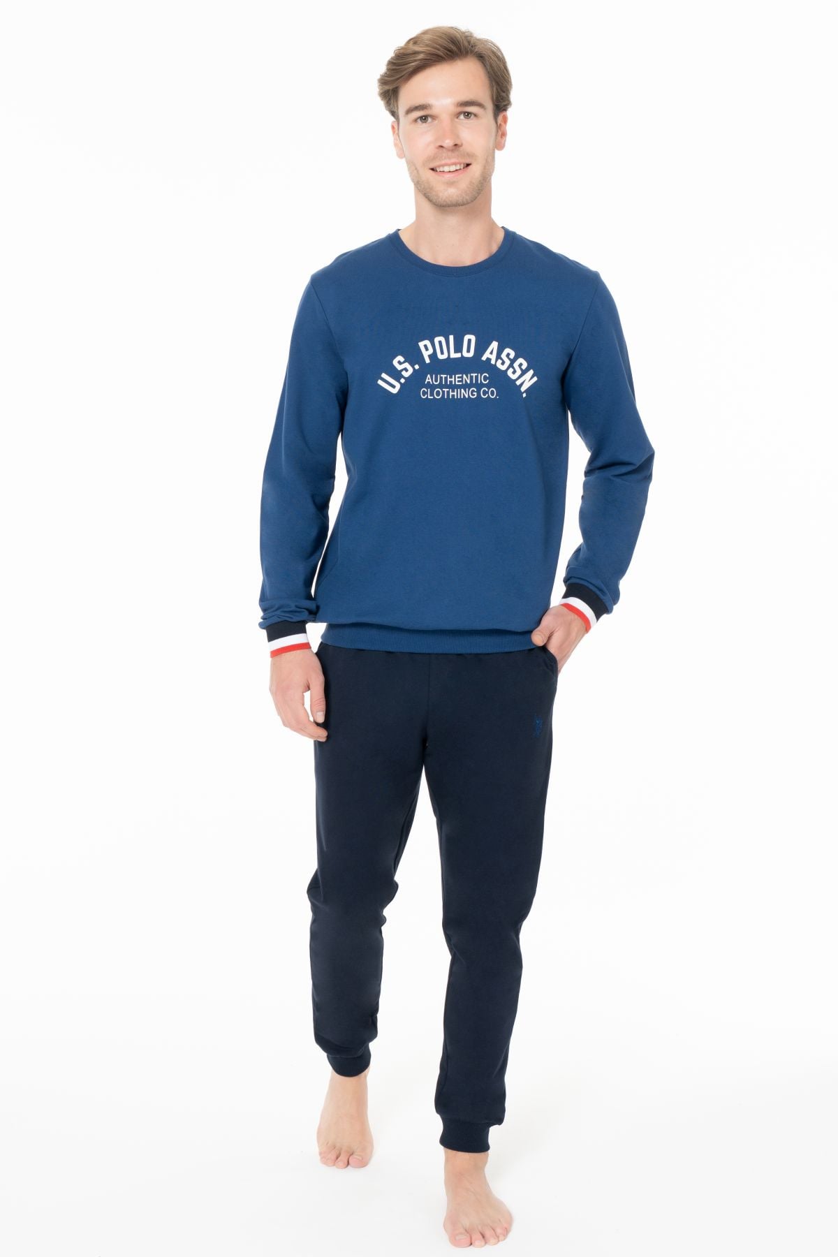 Eşofman TakımlarıU.s Polo Assn. 18943 Erkek Uzun Kollu Bisiklet Yaka Paçası Bantlı Rahat Ev Giyim-Lacivert | Pijamapazari.comU.s Polo Assn. 18943 Erkek Uzun Kollu Bisiklet Yaka Paçası Bantlı Rahat Ev Giyim-Lacivert