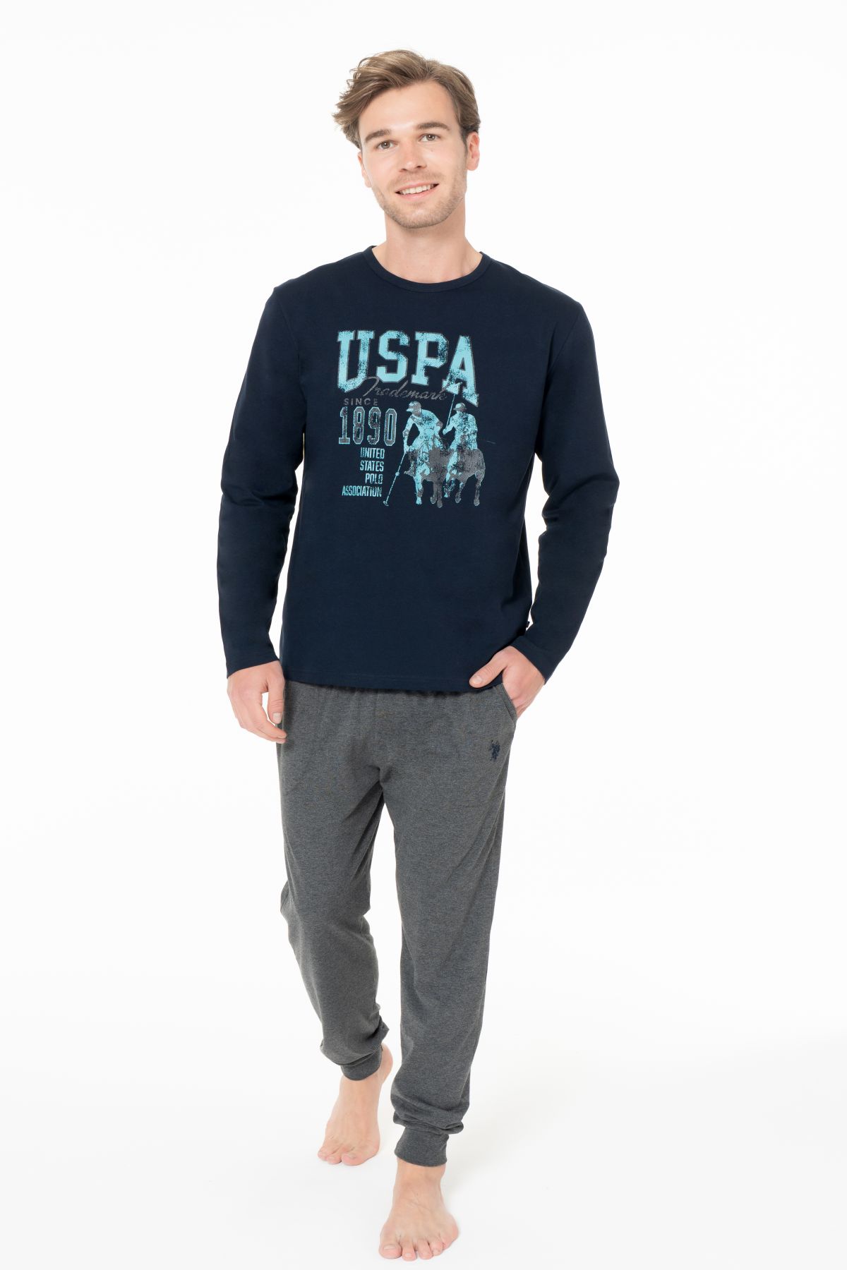 PijamalarU.s Polo Assn. 18955 Erkek Uzun Kollu Bisiklet Yaka Paçası Bantlı Pijama Takımı-Lacivert | Pijamapazari.comU.s Polo Assn. 18955 Erkek Uzun Kollu Bisiklet Yaka Paçası Bantlı Pijama Takımı-Lacivert