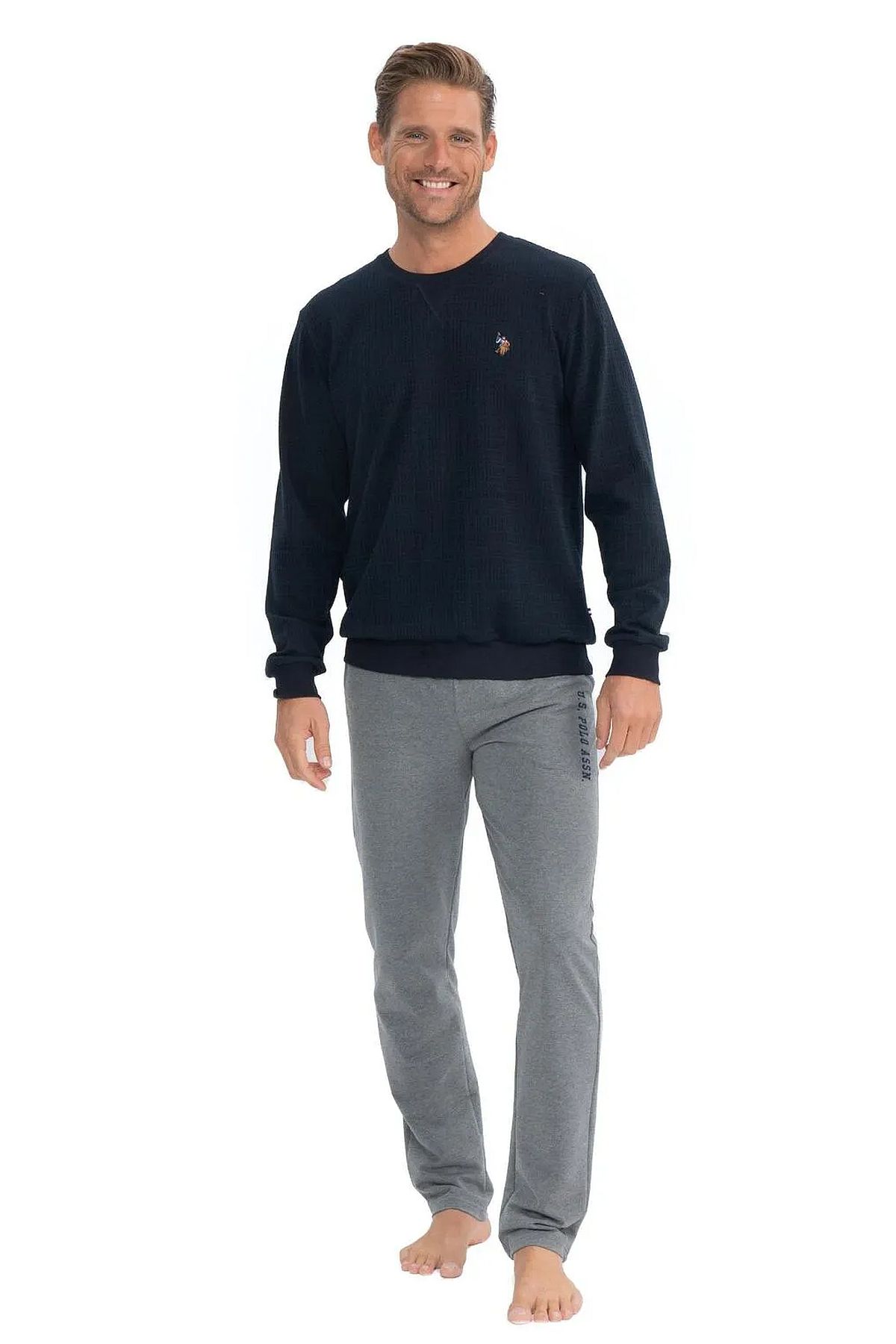 Eşofman TakımlarU.s Polo Assn. 18817 Erkek Uzun Kollu Yuvarlak Yaka Rahat Ev Giyim-Lacivert | Pijamapazari.comU.s Polo Assn. 18817 Erkek Uzun Kollu Yuvarlak Yaka Rahat Ev Giyim-Lacivert