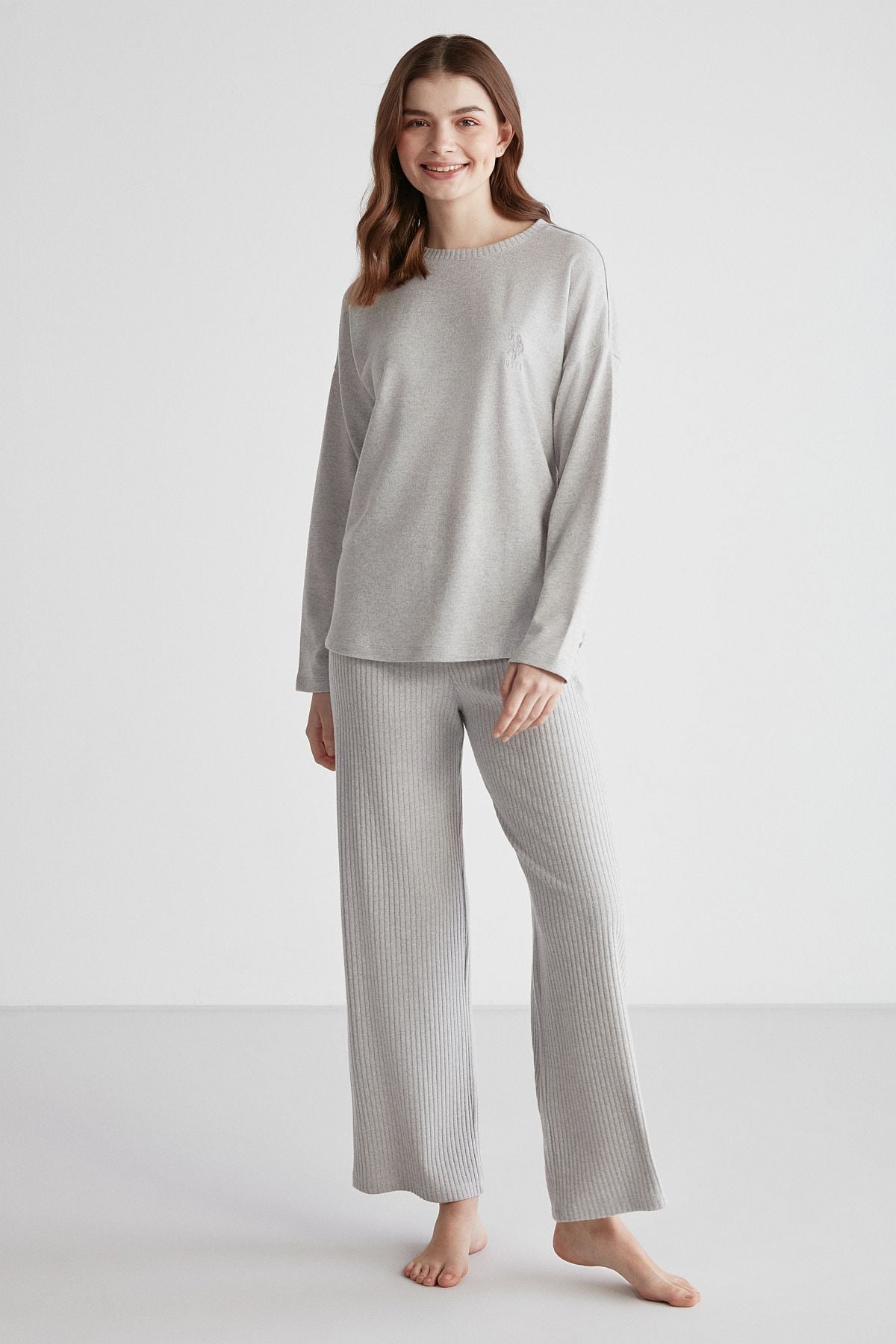 PijamalarU.s Polo Assn. 16954 Kadın Gri Melanj Yuvarlak Yaka Uzun Kollu Pijama Takımı -Grimelanj | Pijamapazari.comU.s Polo Assn. 16954 Kadın Gri Melanj Yuvarlak Yaka Uzun Kollu Pijama Takımı -Grimelanj