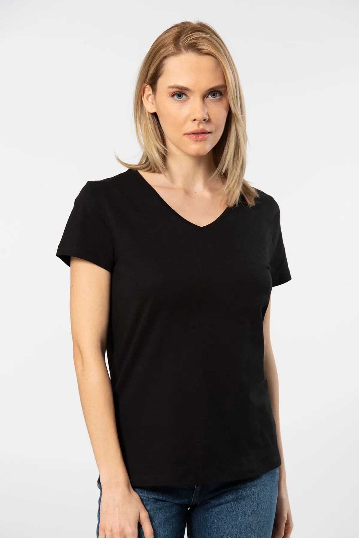 T-ShirtWTSHIRT VENİCE Kadın Kısa Kollu V Yaka Basic T-shirt-Siyah | Pijamapazari.comWTSHIRT VENİCE Kadın Kısa Kollu V Yaka Basic T-shirt-Siyah