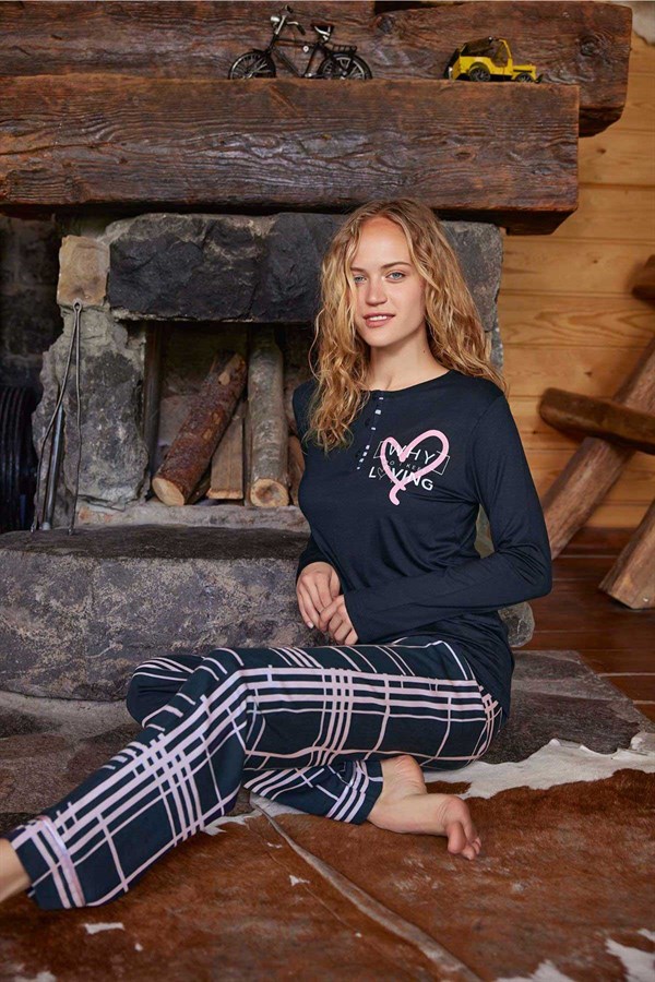 Kadın Pijama Takımı Düğme Yakalı Kalpli