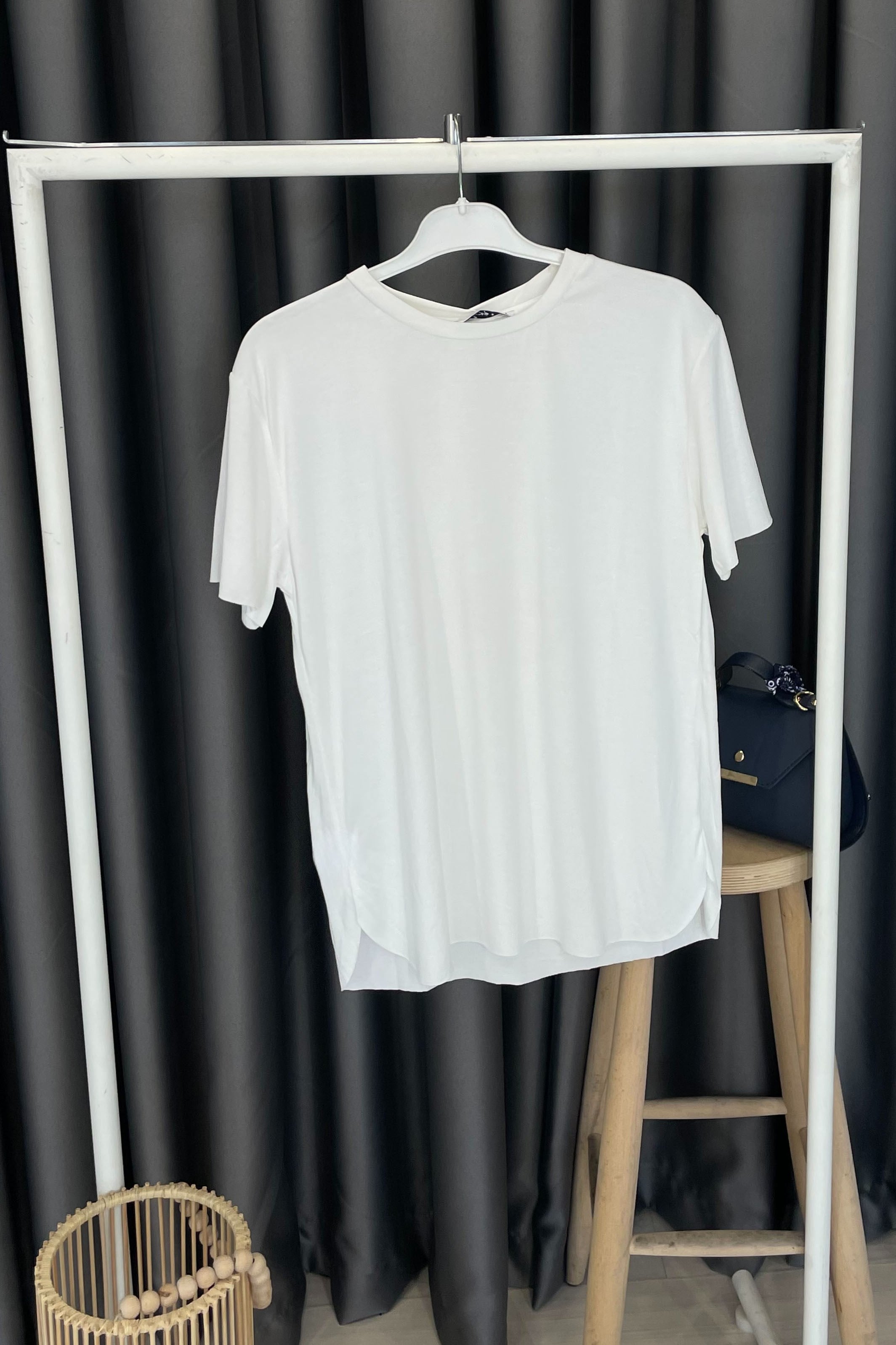 Yan Yırtmaç Detay Basic Tsihirt - Siyah SİYAH